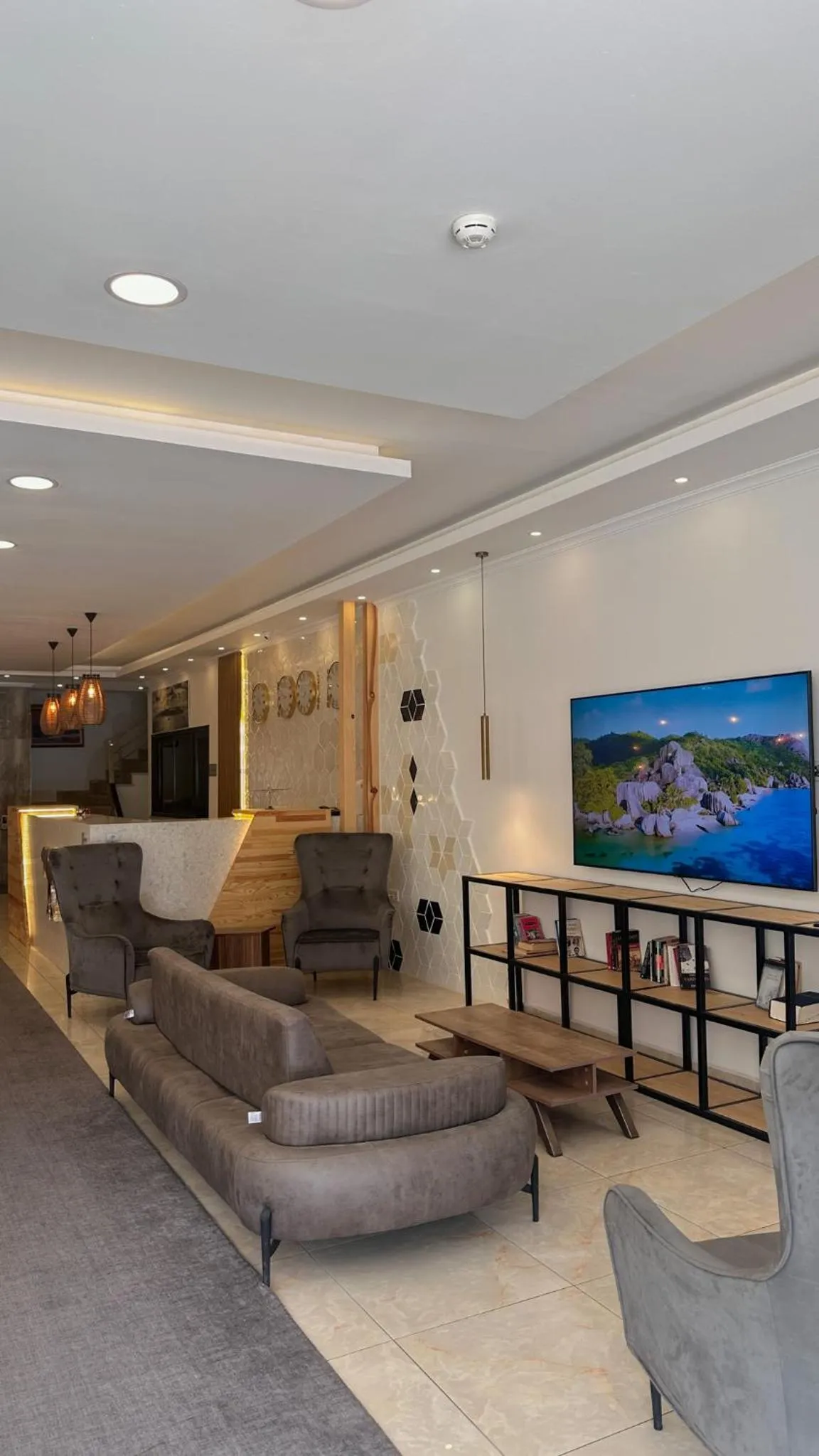 Communal lounge/ TV room in Gulluk Life Hotel