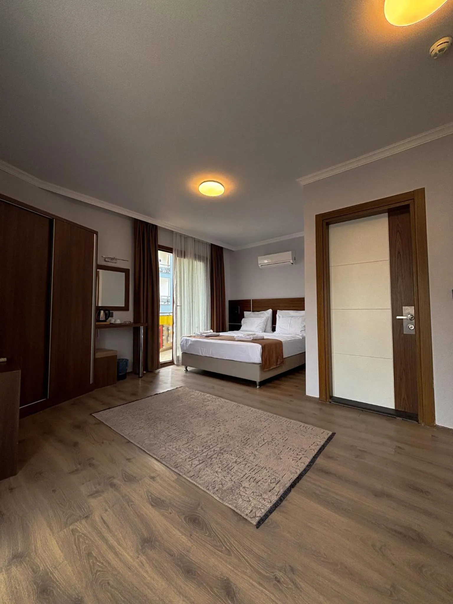 Photo of the whole room, Bed in Gulluk Life Hotel