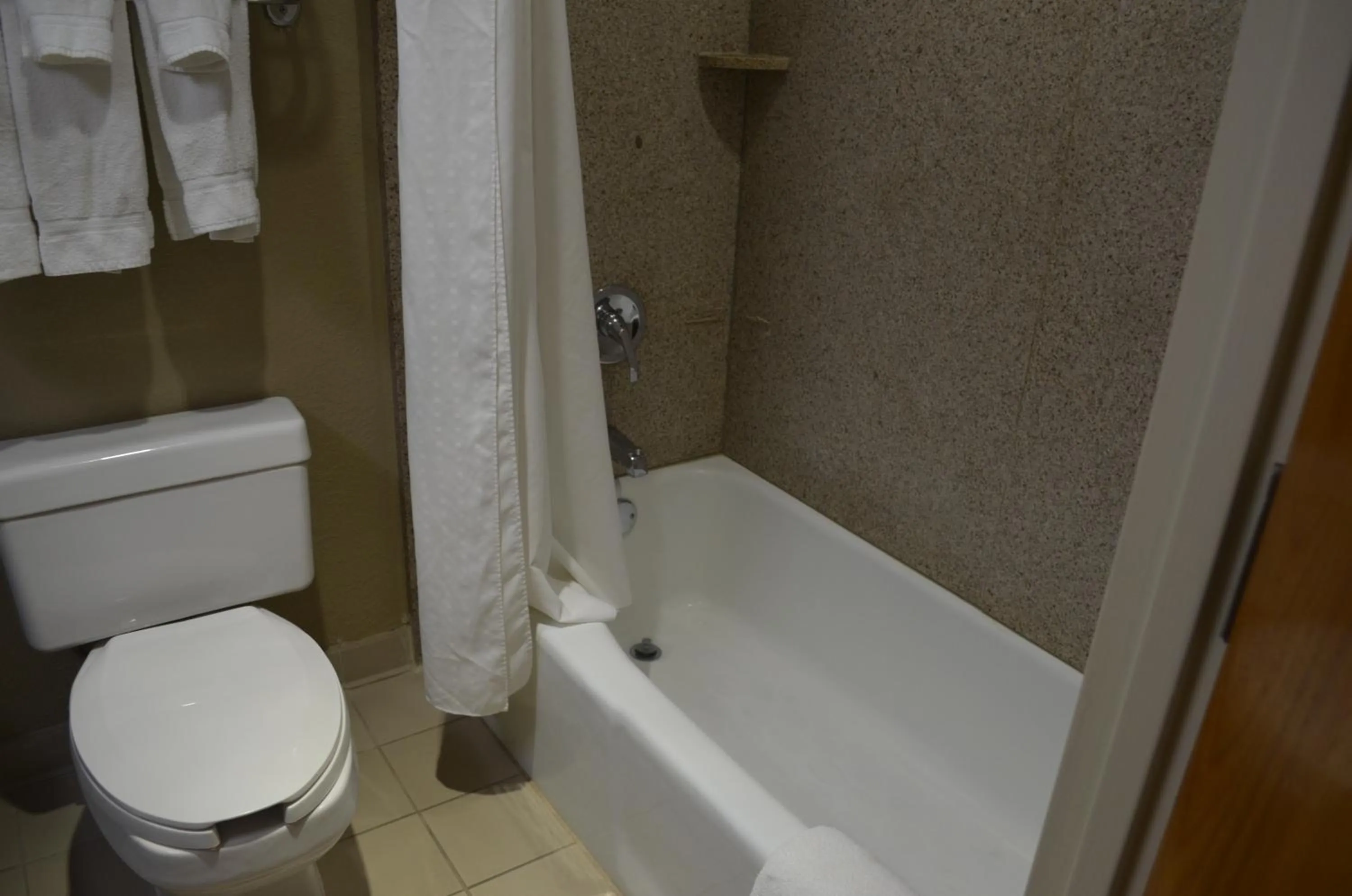 Swimming pool, Bathroom in Liyo Inn