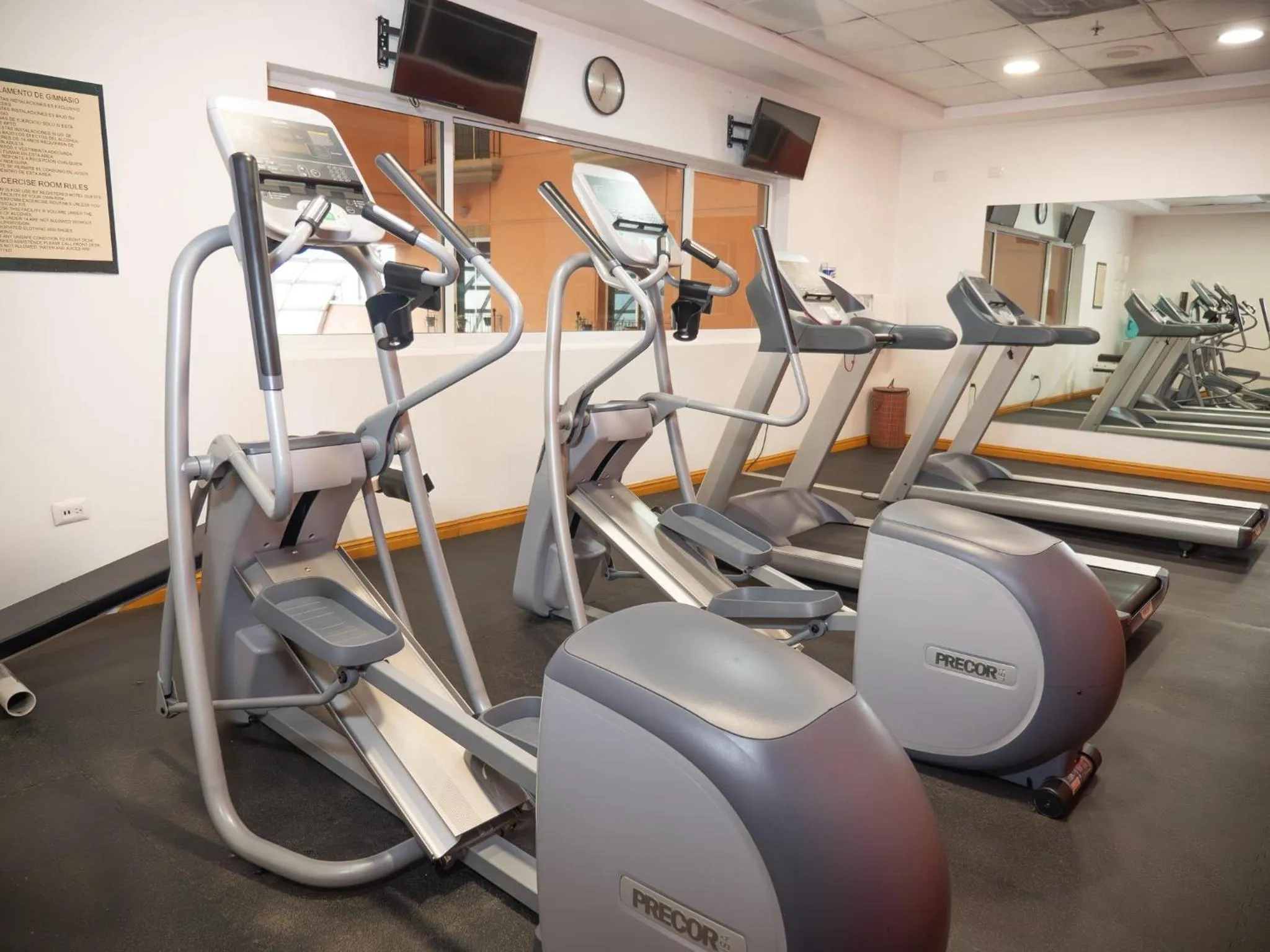 Fitness centre/facilities in Holiday Inn Express Silao-Aeropuerto Bajio by IHG