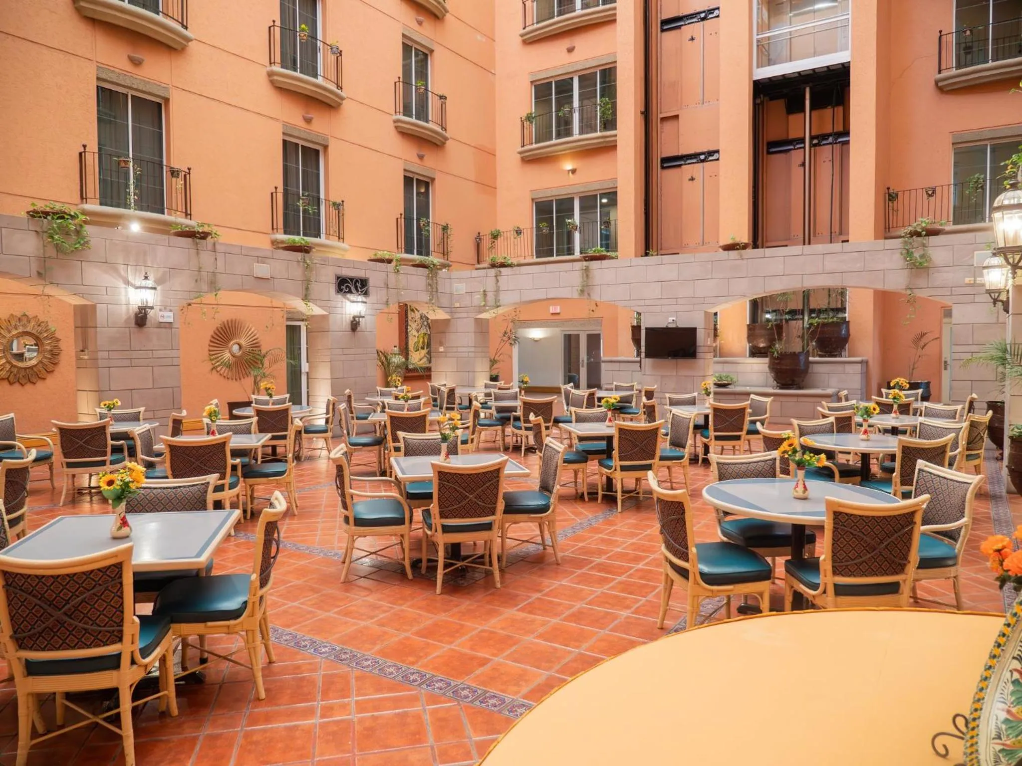 Breakfast in Holiday Inn Express Silao-Aeropuerto Bajio by IHG