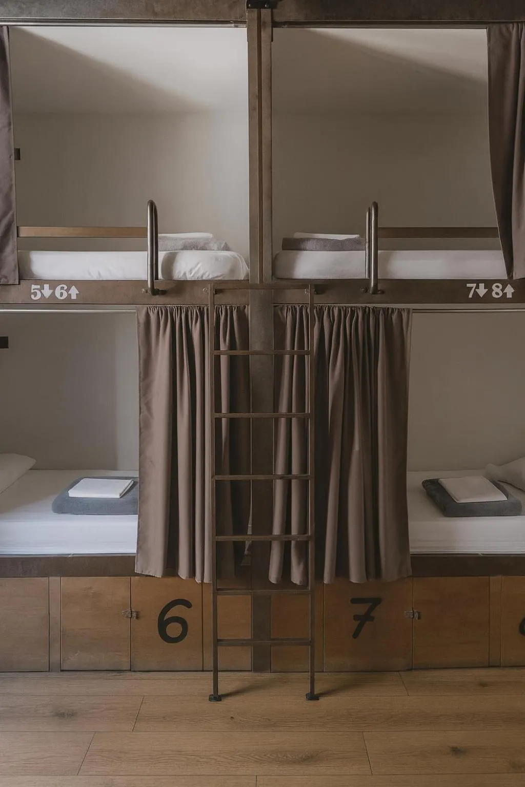 Bed in Black Swan Hostel Sevilla