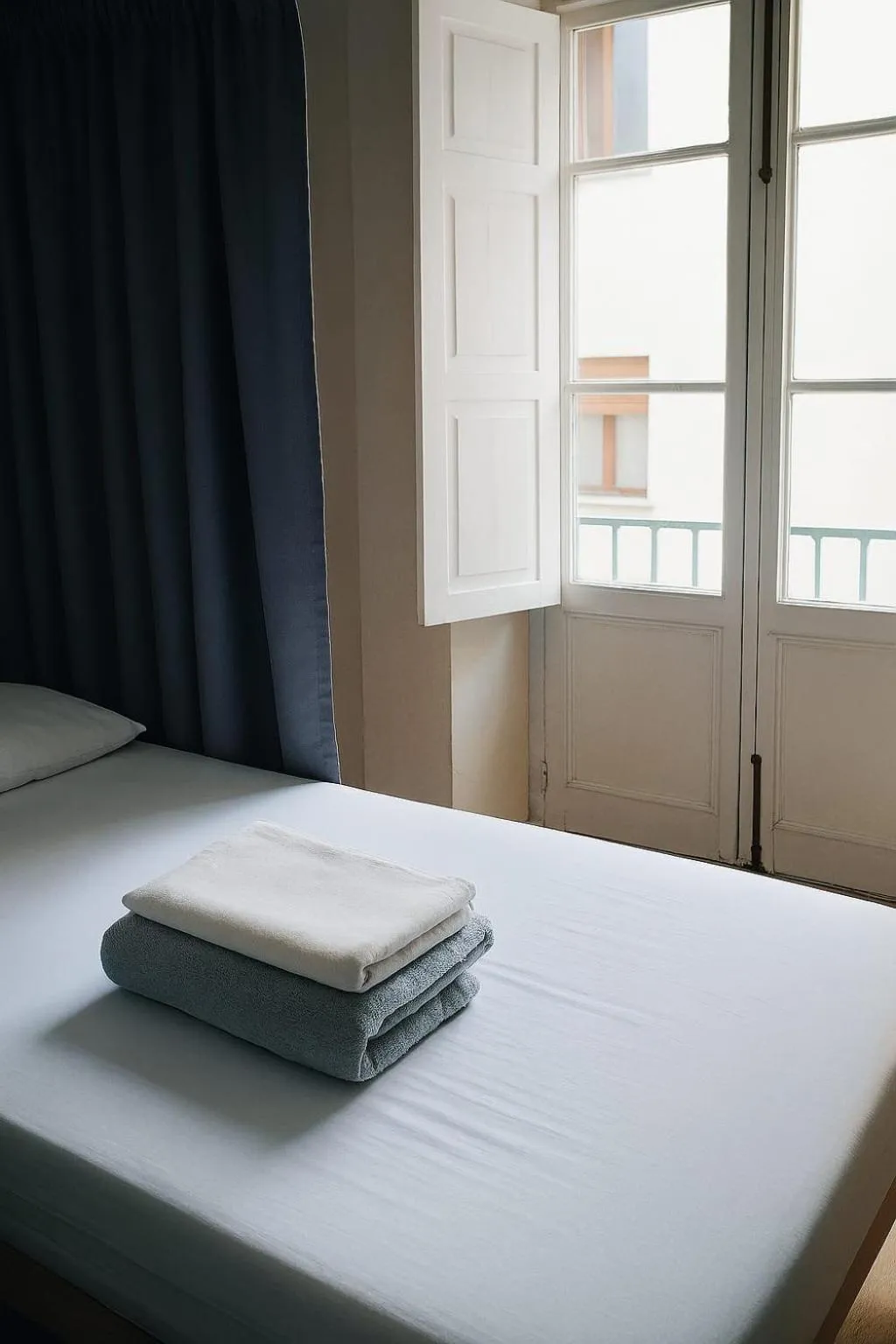 Bed in Black Swan Hostel Sevilla