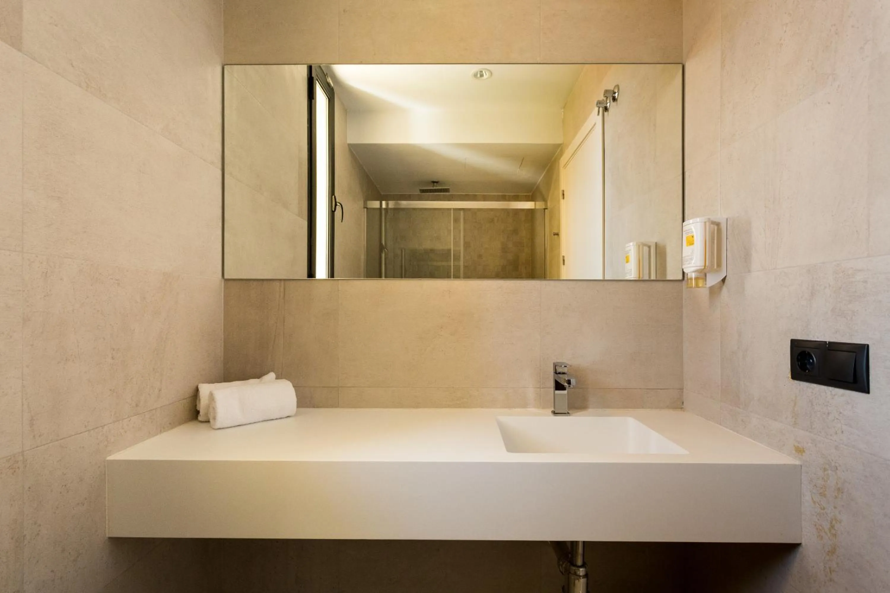 Bathroom in Black Swan Hostel Sevilla