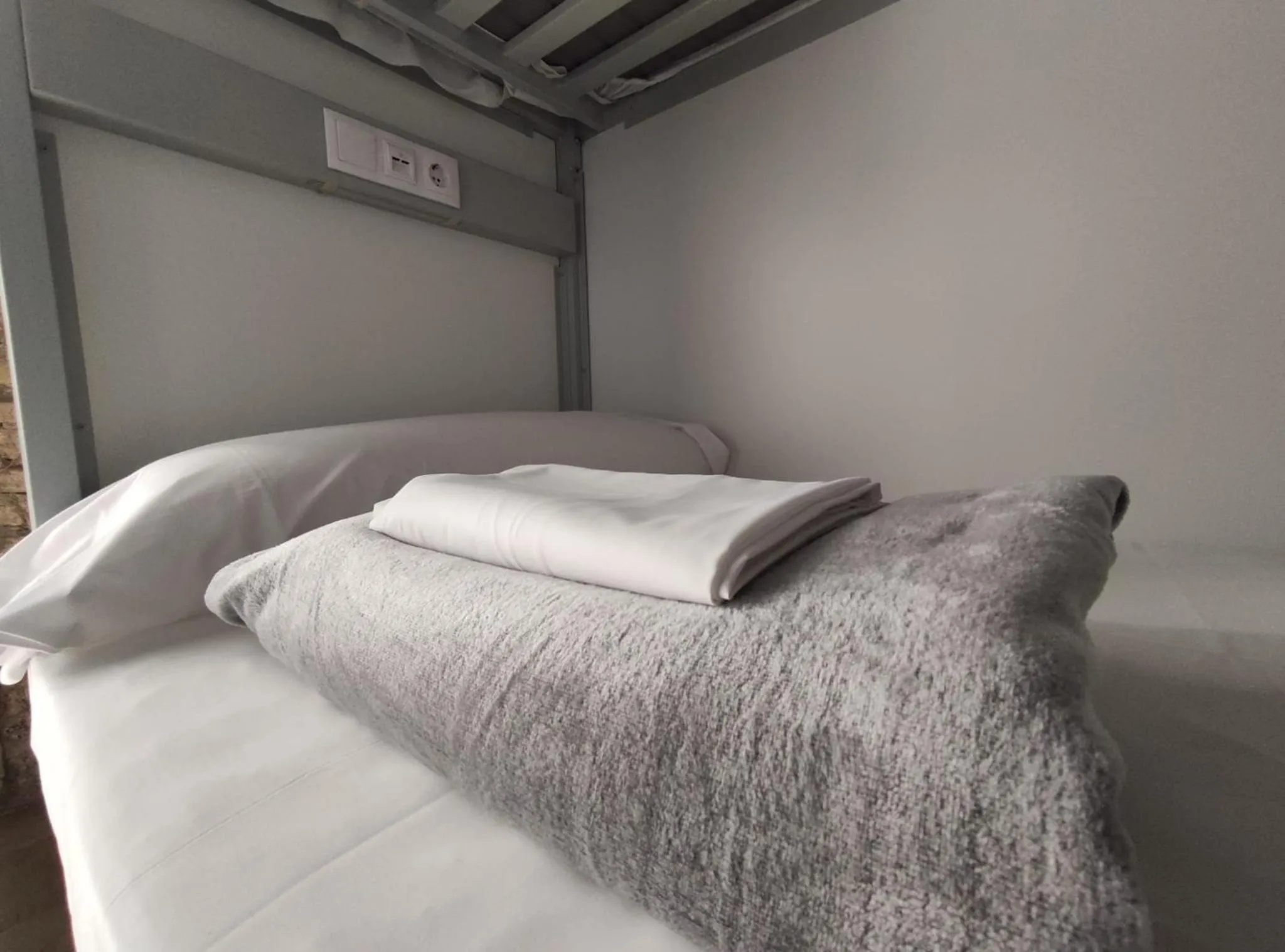 Bed in Black Swan Hostel Sevilla