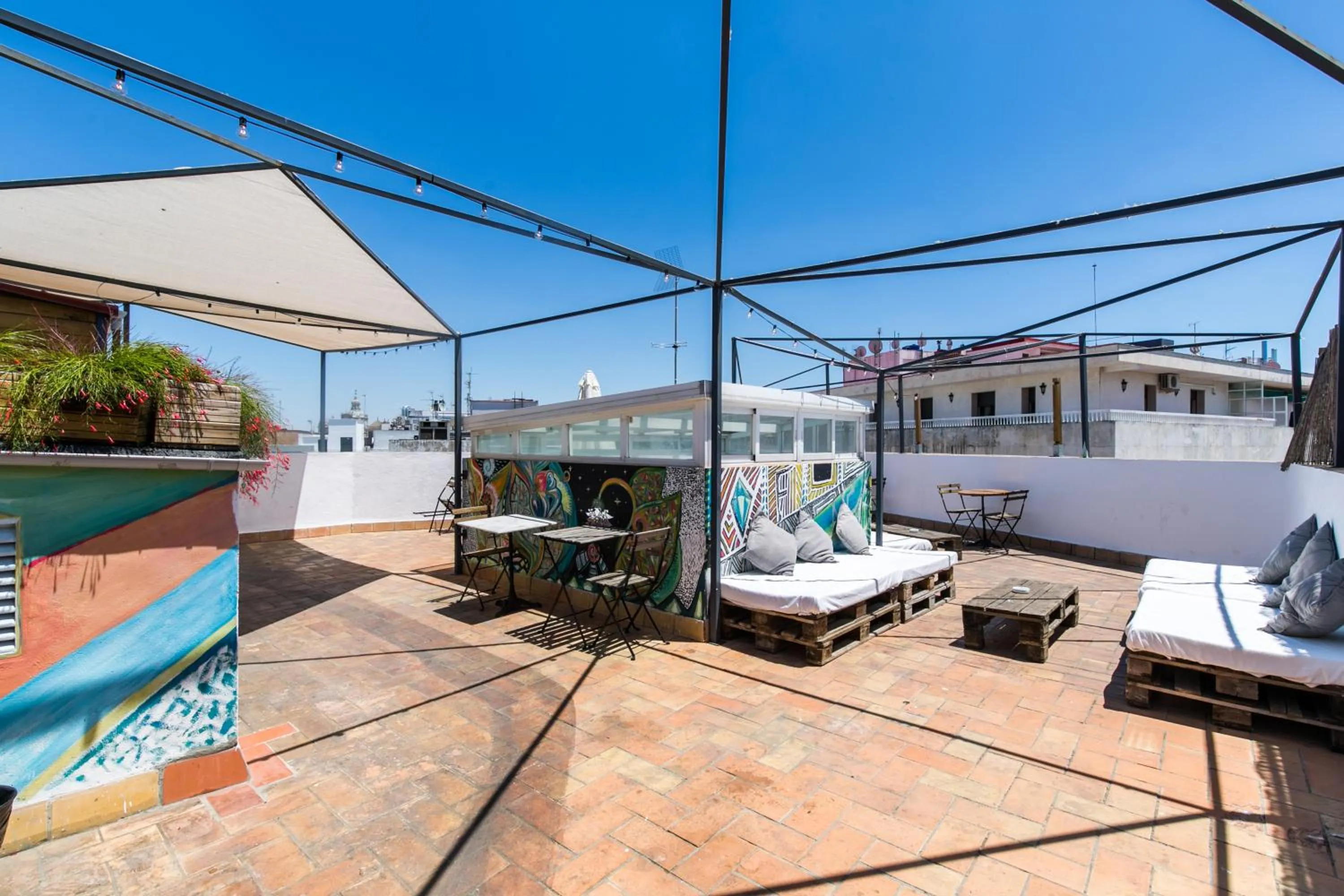 BBQ facilities in Black Swan Hostel Sevilla