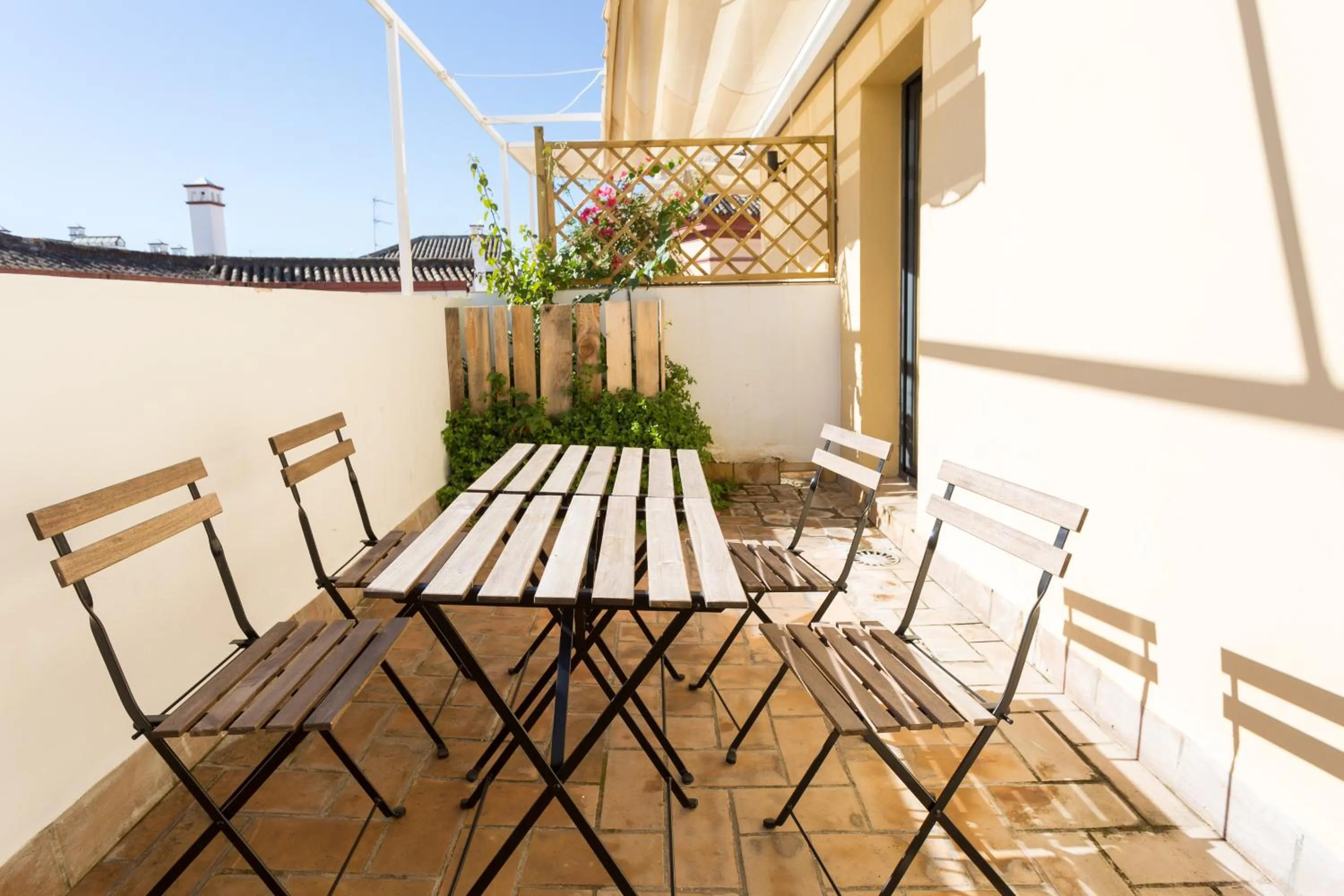 Balcony/Terrace in Black Swan Hostel Sevilla