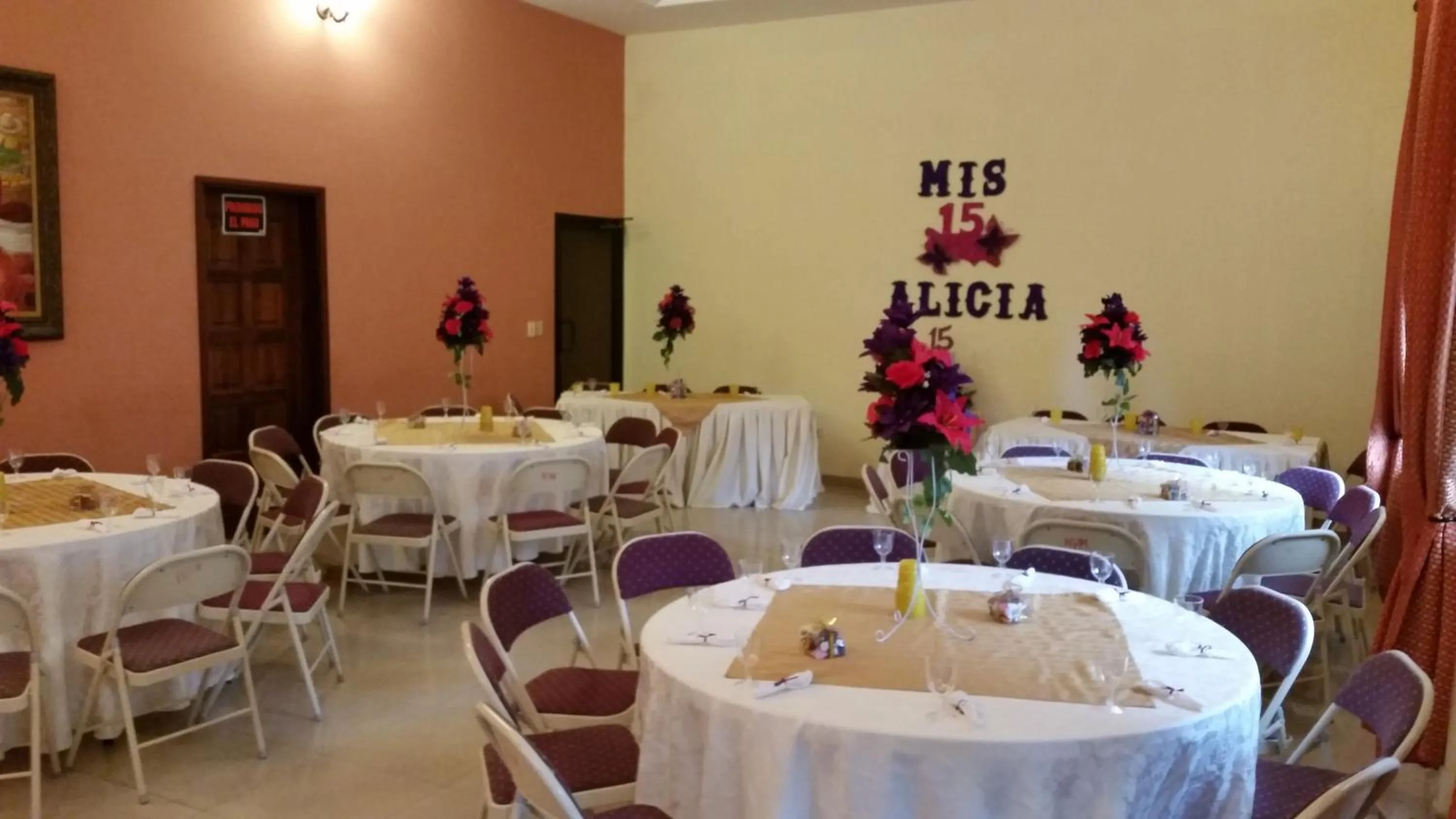 Restaurant/places to eat in Hotel Plaza Maria