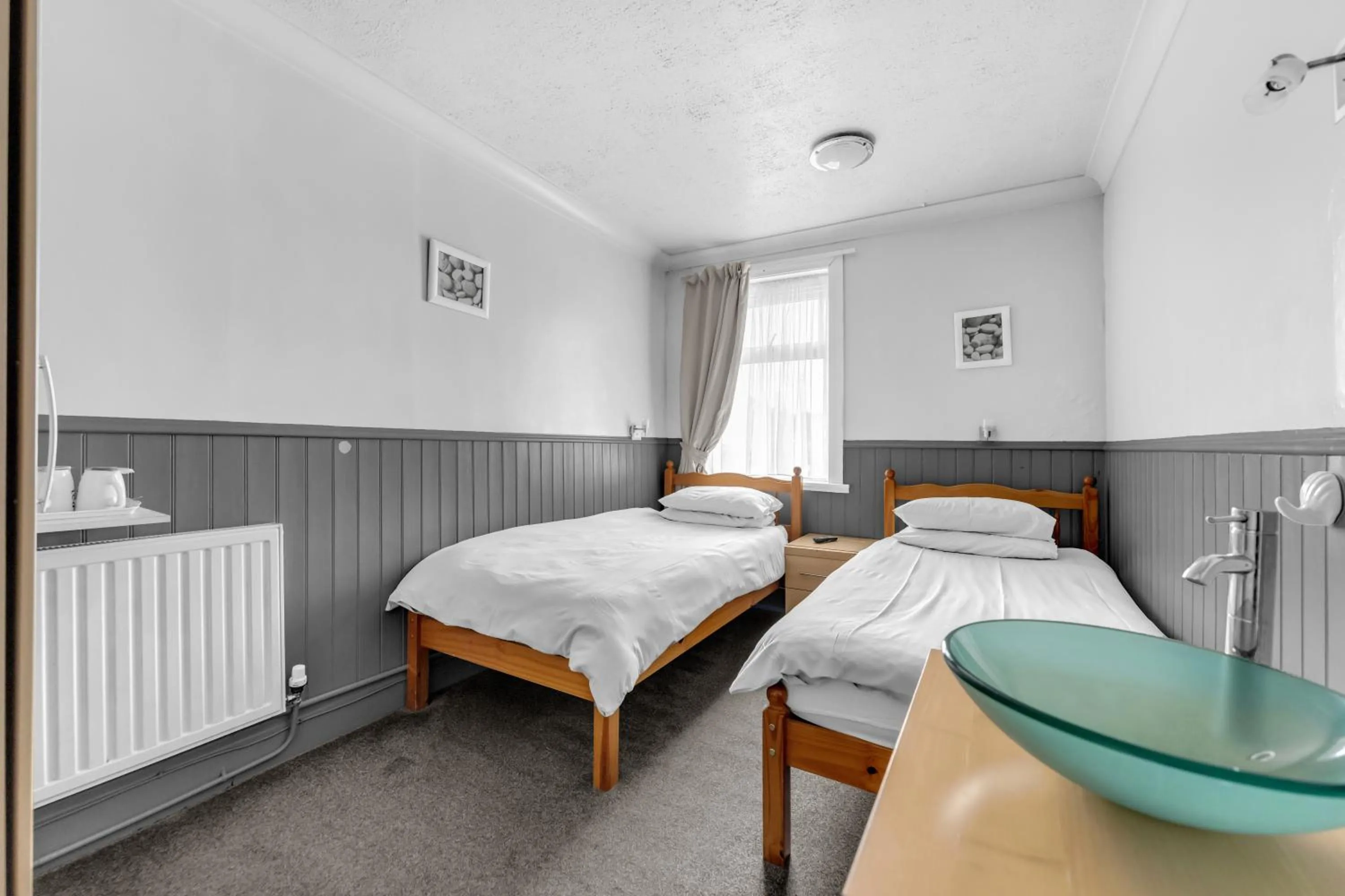 Bedroom, Bed in Mallowview guest house