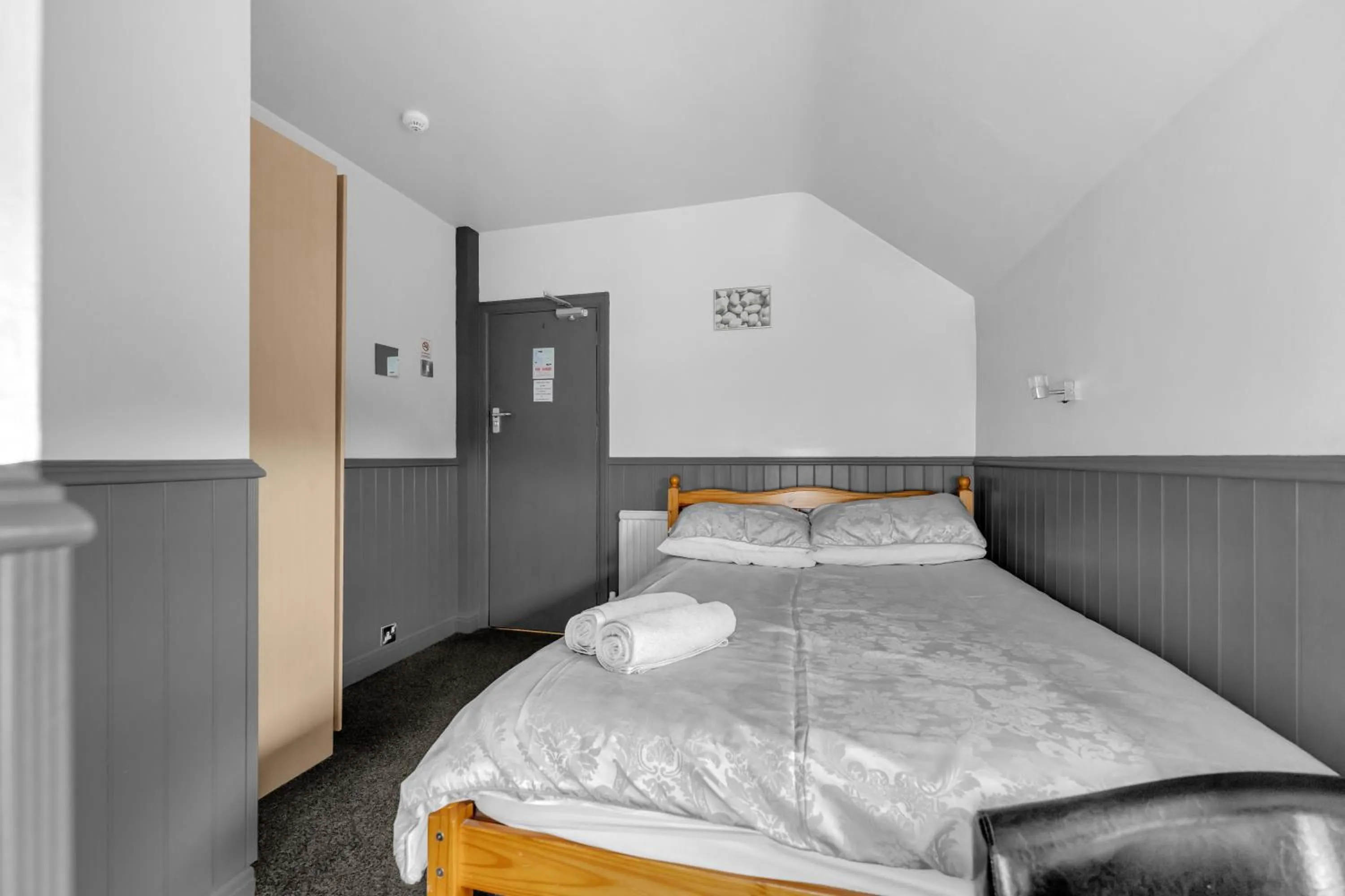 Bedroom, Bed in Mallowview guest house