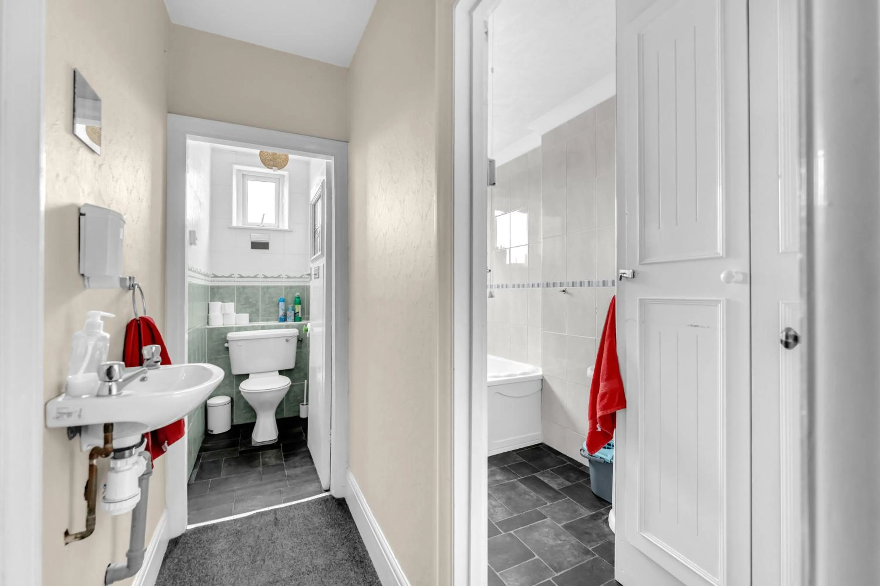 Toilet in Mallowview guest house