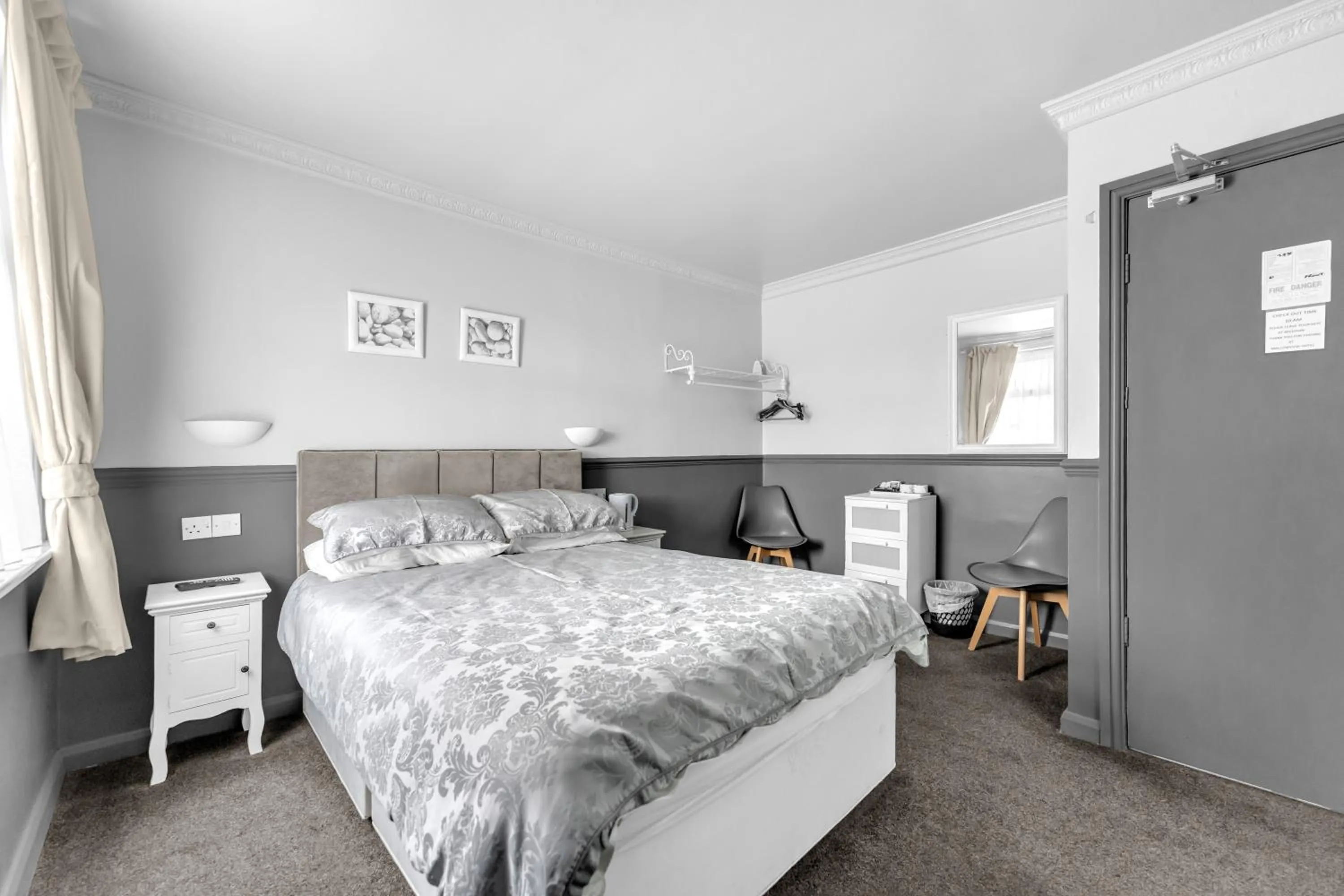 Bedroom, Bed in Mallowview guest house