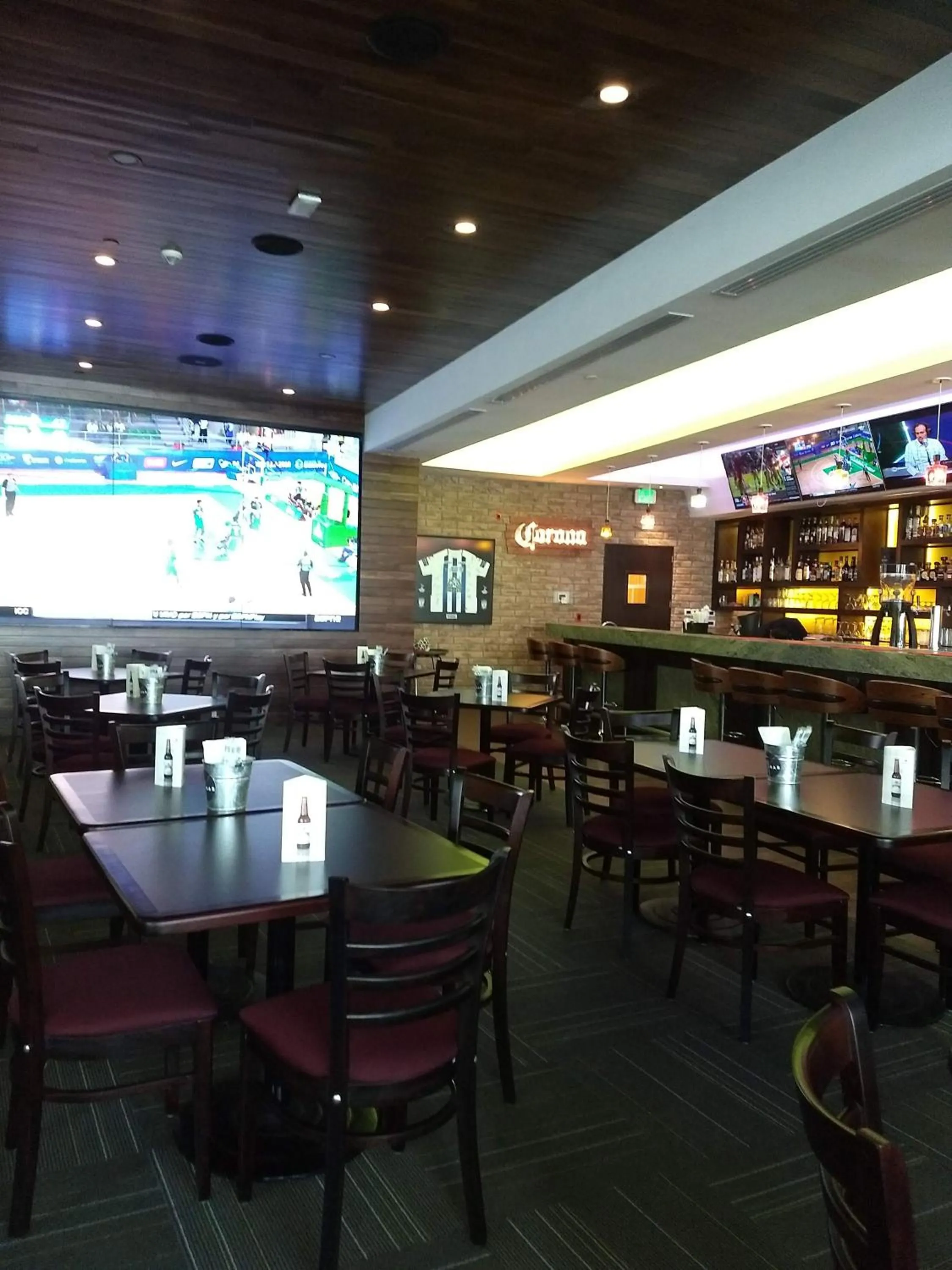 Lounge or bar in Crowne Plaza Leon by IHG