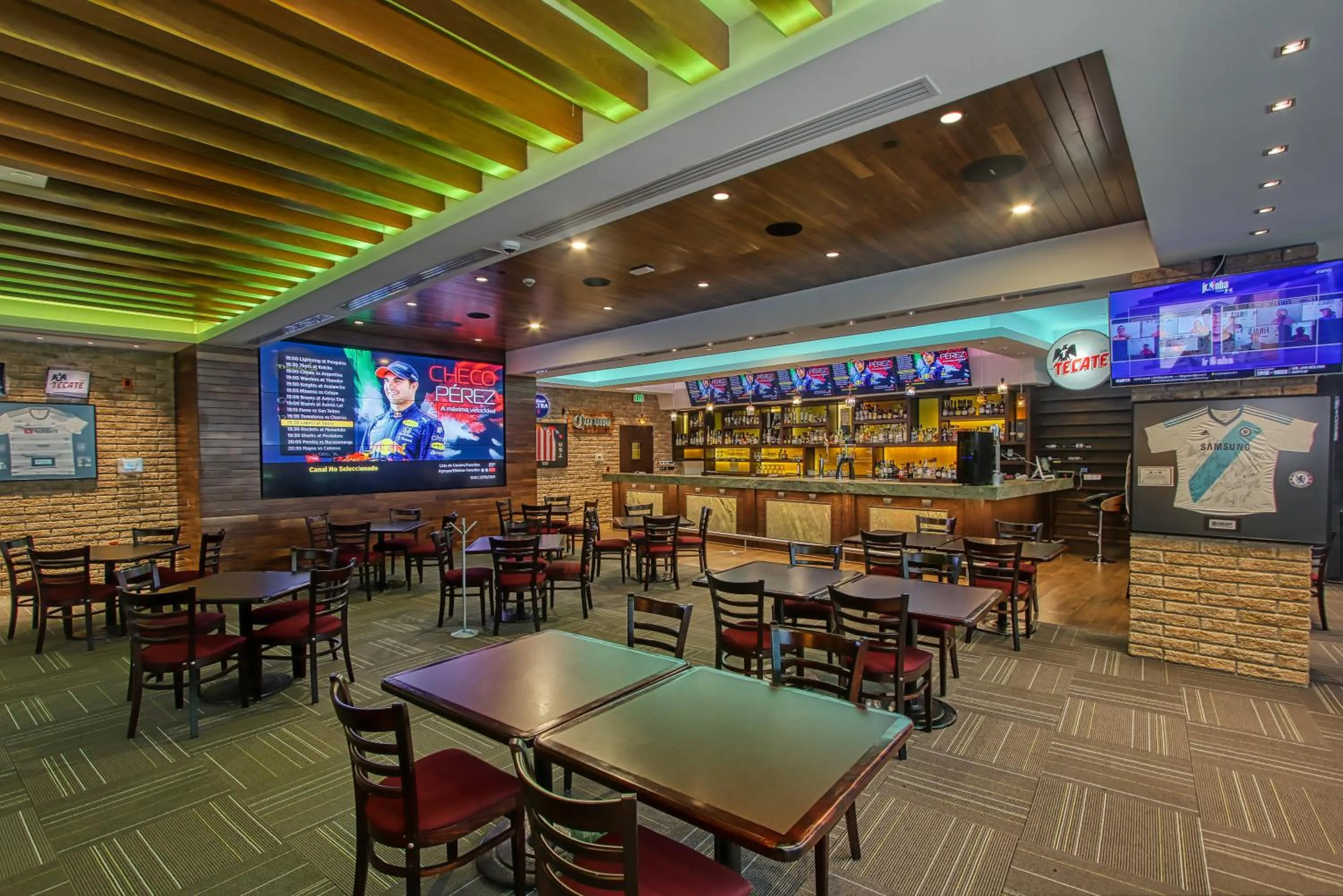 Lounge or bar in Crowne Plaza Leon by IHG