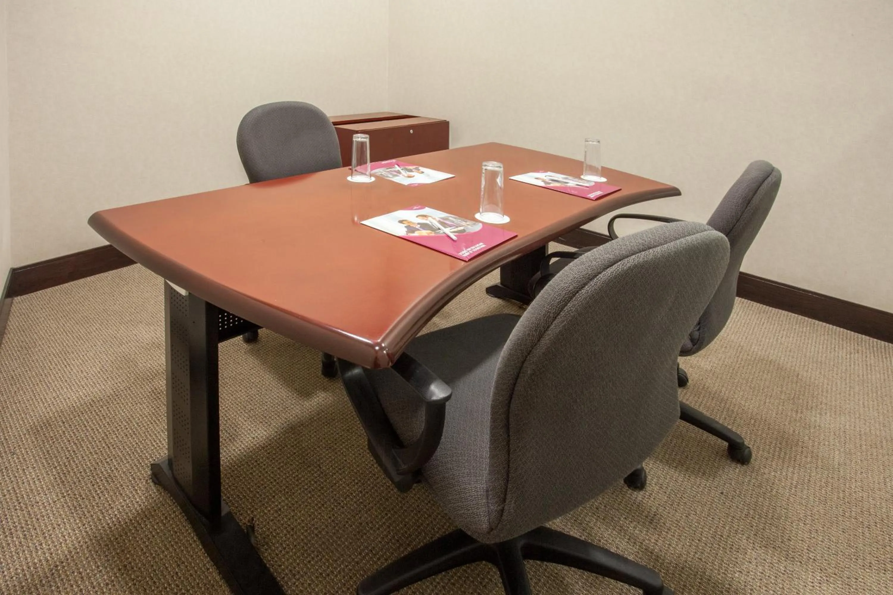 Meeting/conference room in Crowne Plaza Leon by IHG