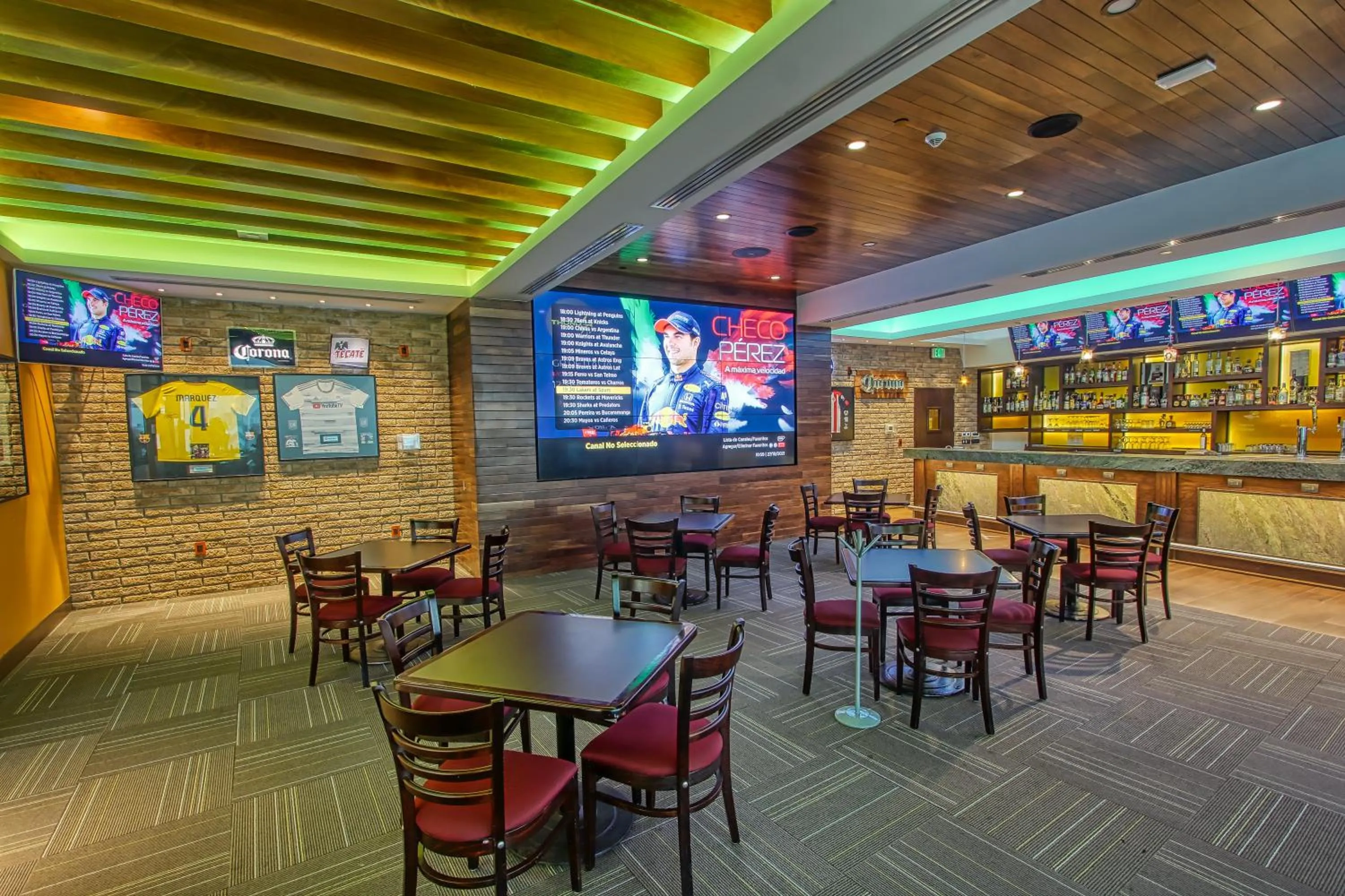 Lounge or bar in Crowne Plaza Leon by IHG