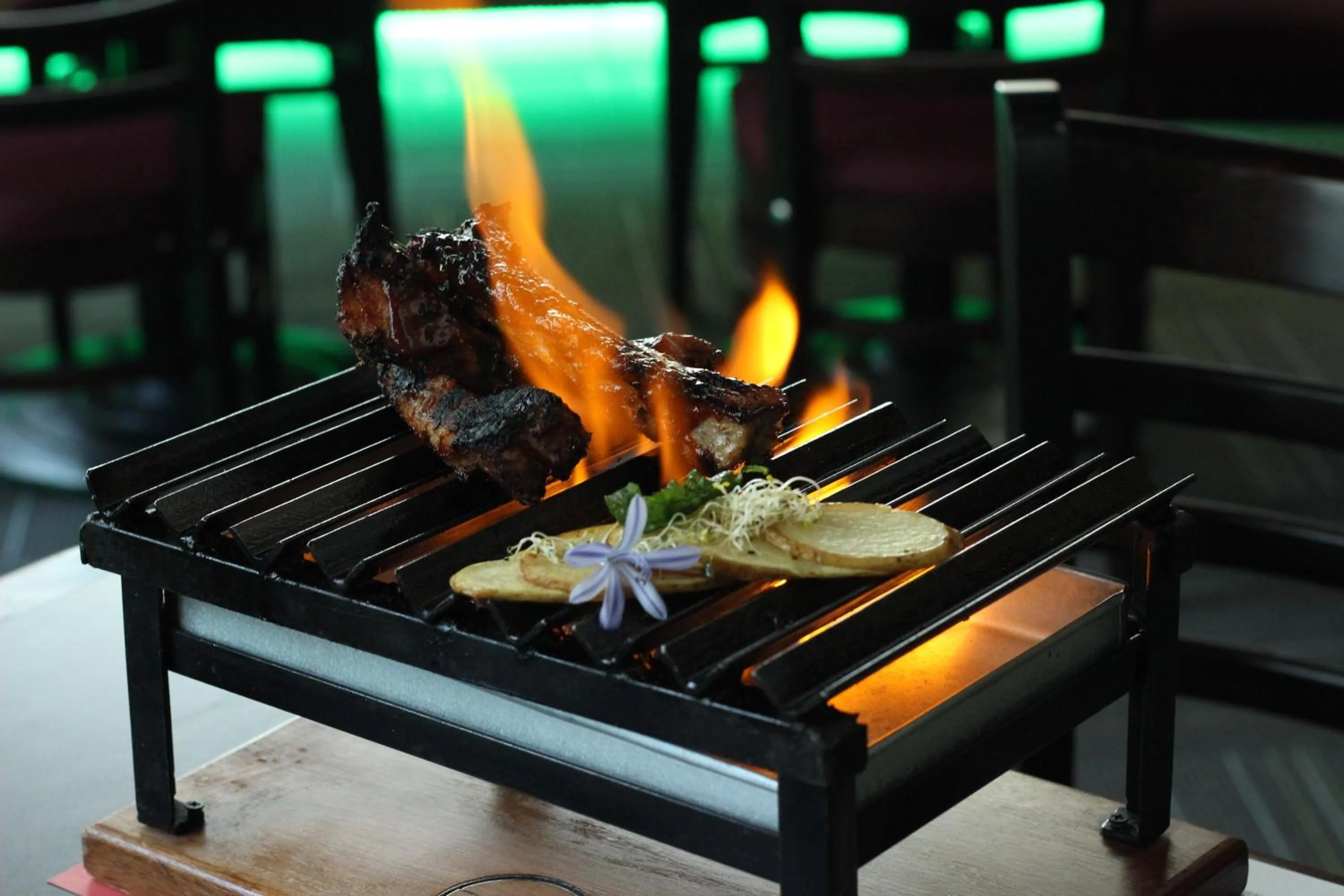 Lounge or bar in Crowne Plaza Leon by IHG