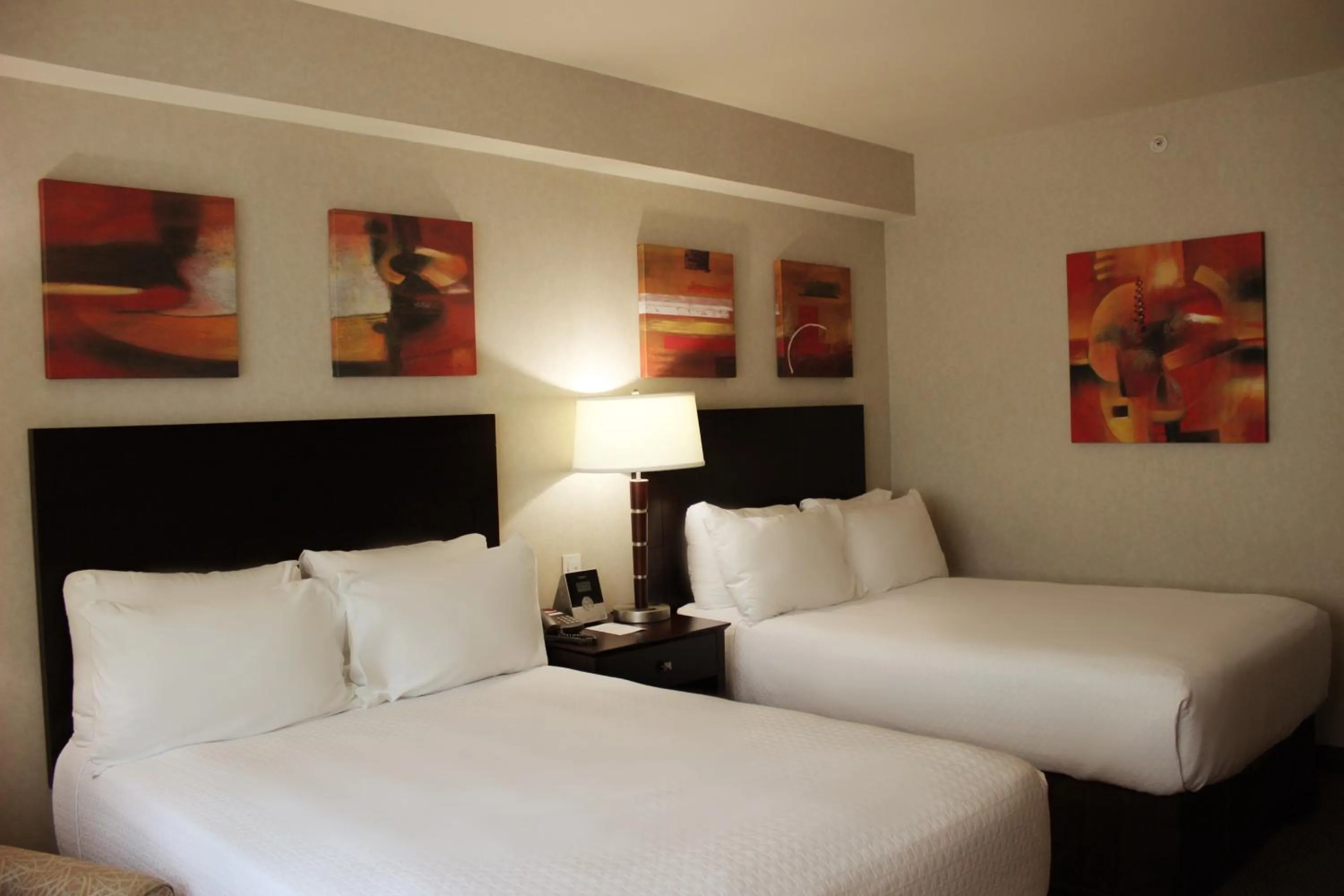 Bed in Crowne Plaza Leon by IHG