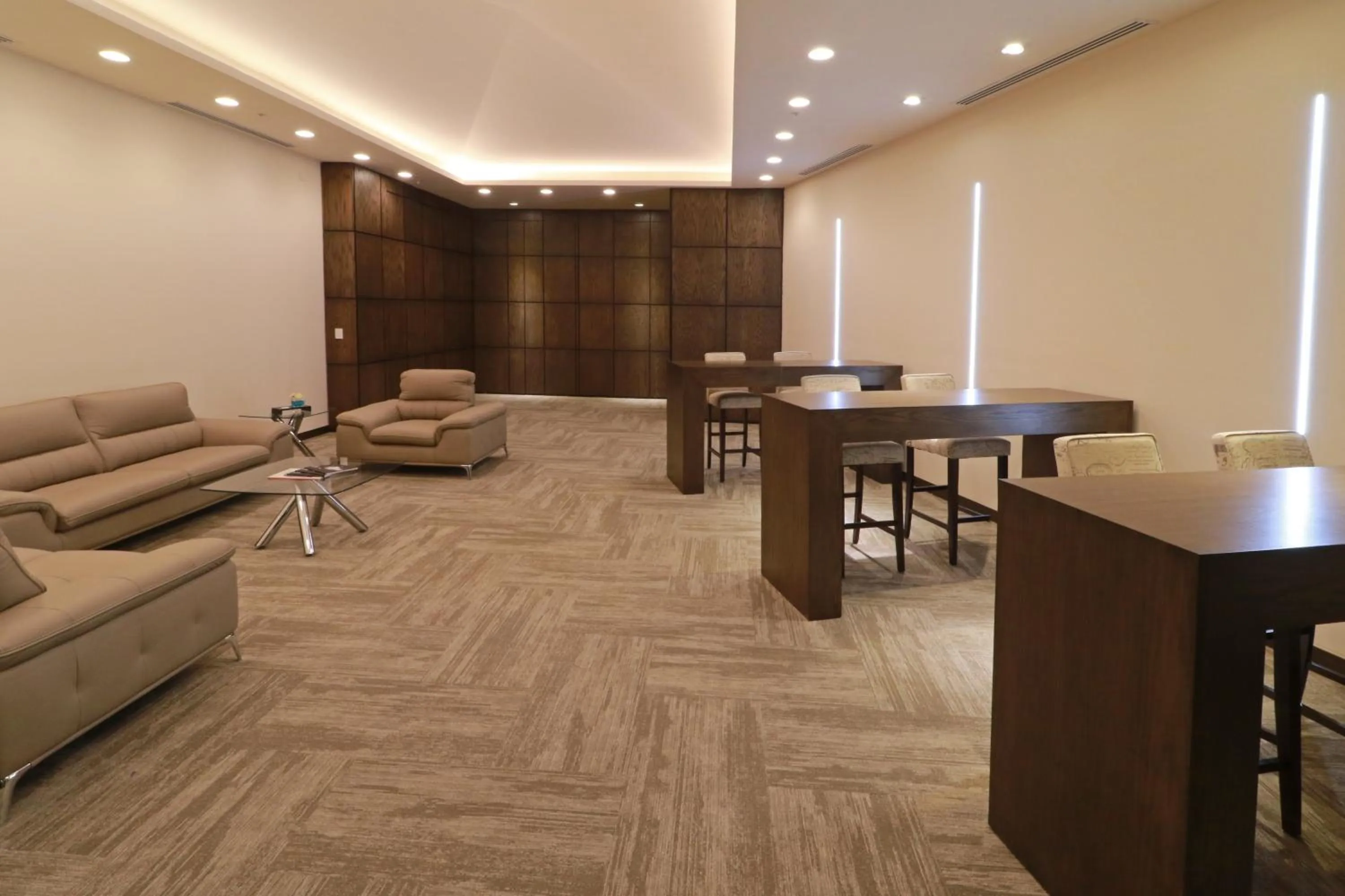 Restaurant/places to eat in Crowne Plaza Leon by IHG