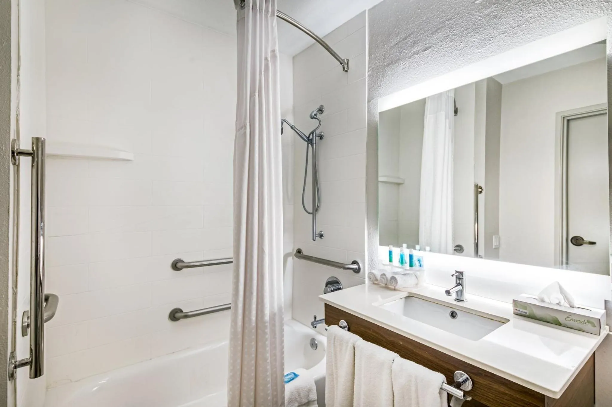Bathroom in Holiday Inn Express Hotel & Suites Columbus by IHG