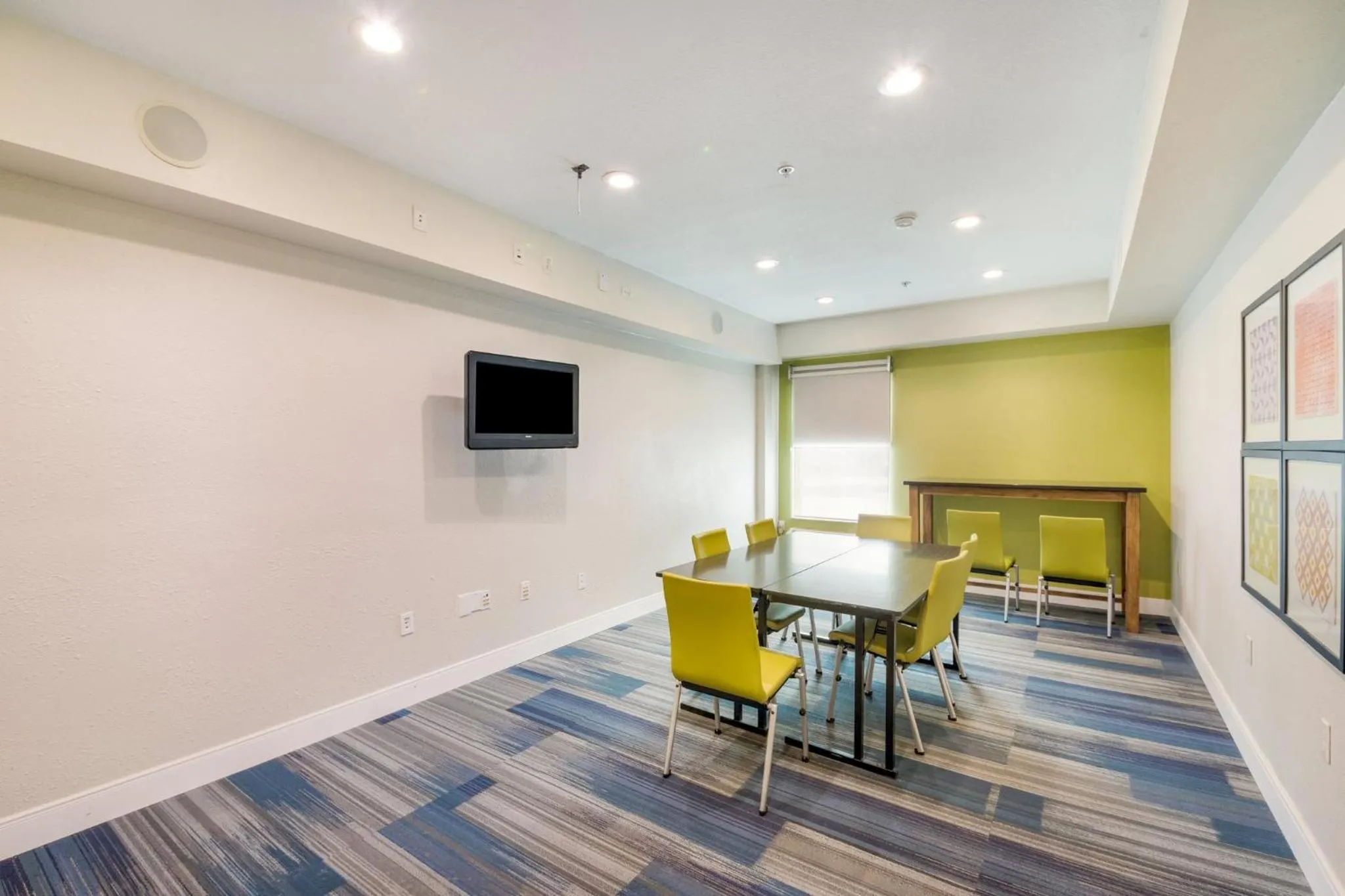 Meeting/conference room in Holiday Inn Express Hotel & Suites Columbus by IHG