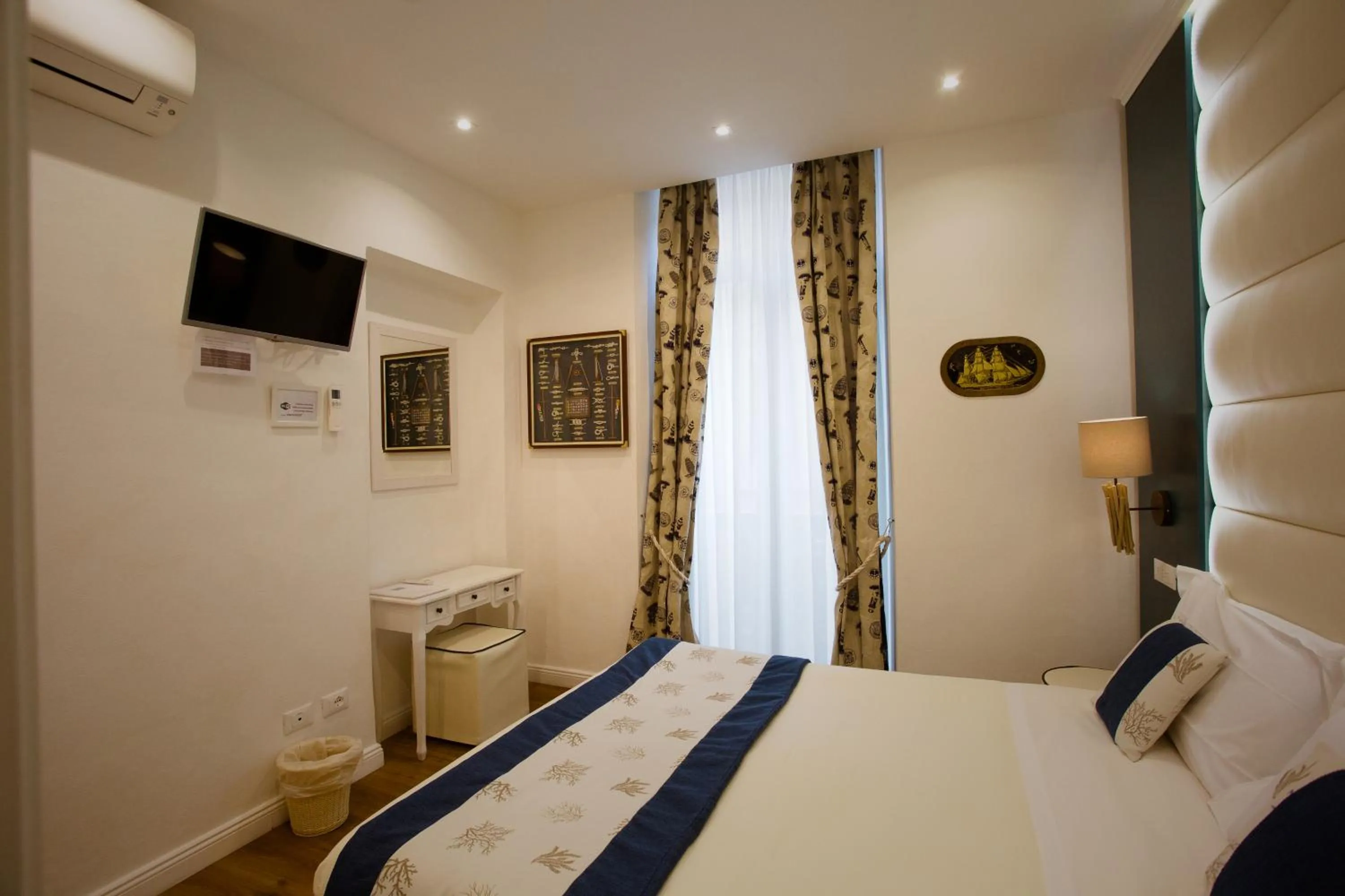 Bedroom, Bed in Atmosfere Guest House - Cinque Terre e La Spezia