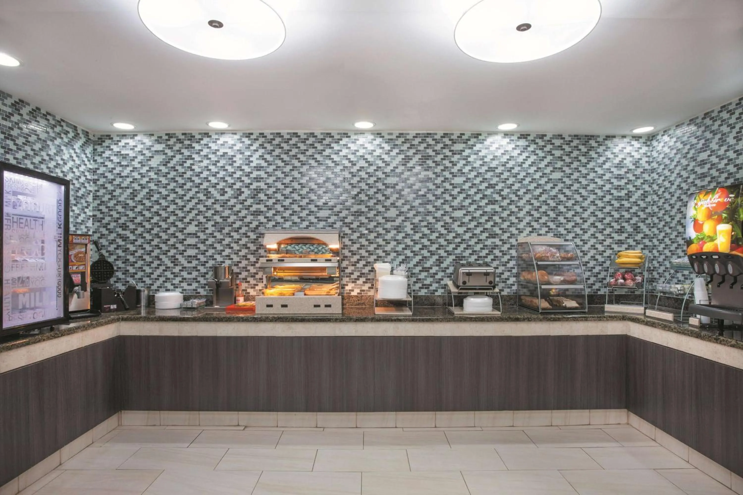 Breakfast in La Quinta by Wyndham Covington