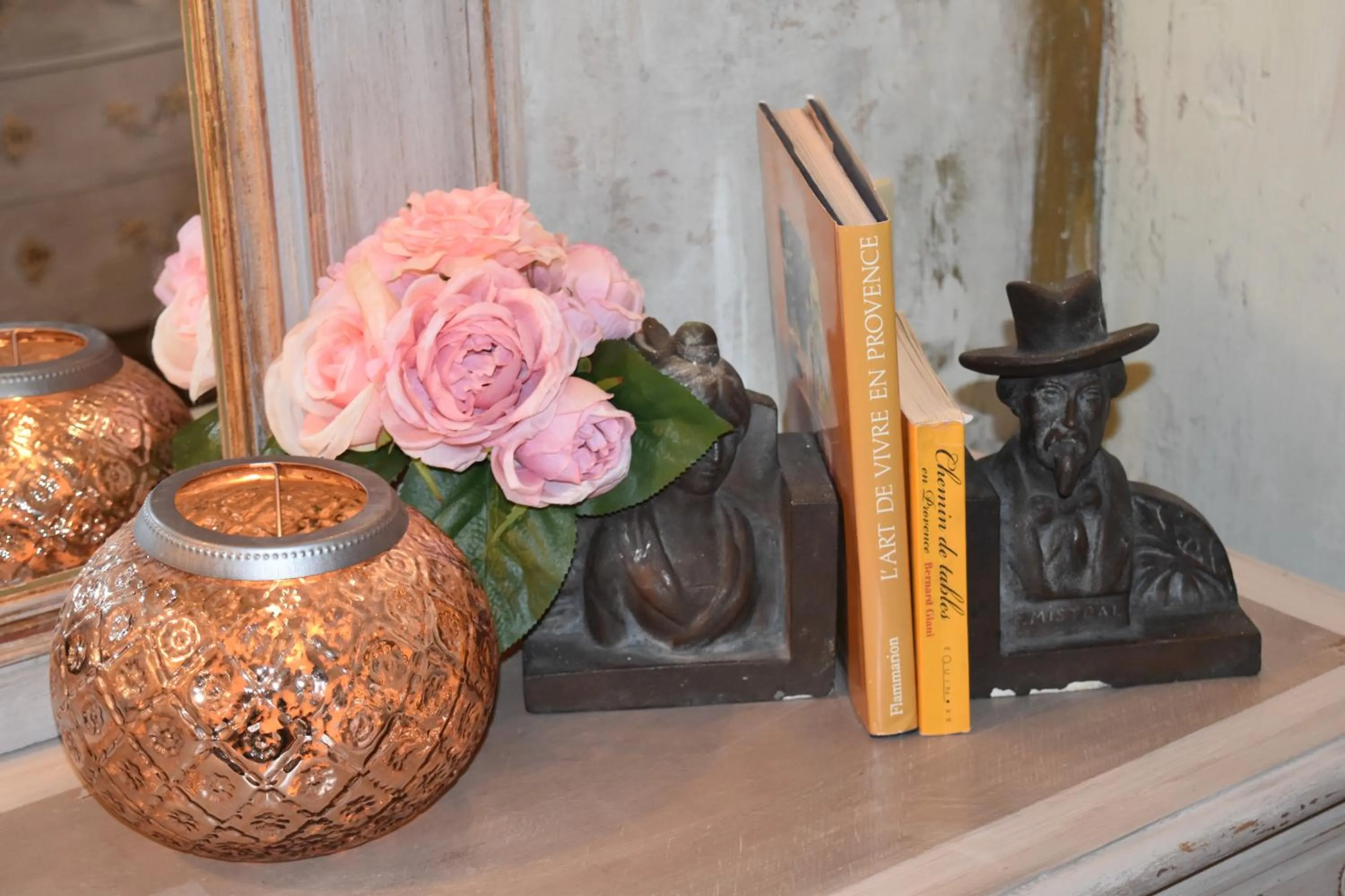 Decorative detail in Le Clos de Lucie