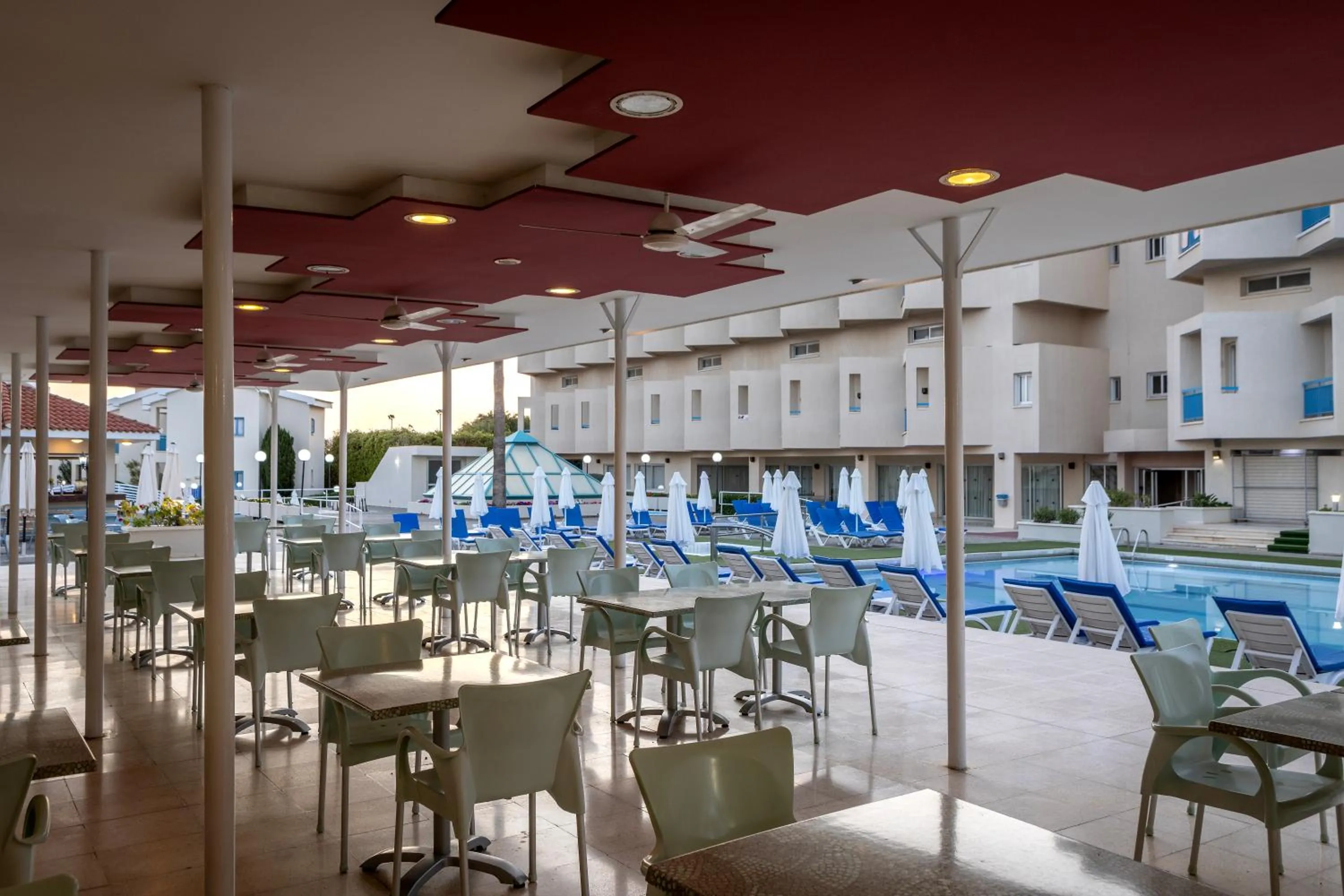 Restaurant/places to eat in Kissos Hotel