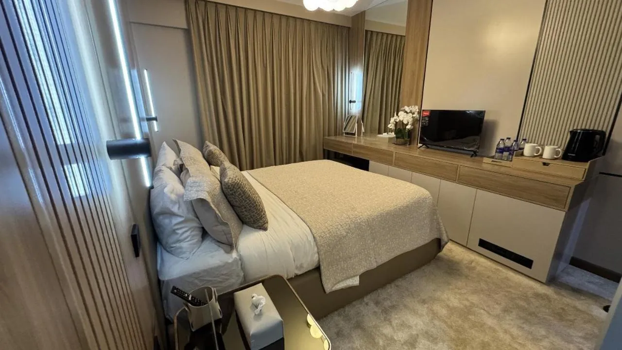 Bed in Broadway Hotel