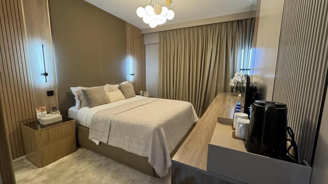 Bed in Broadway Hotel