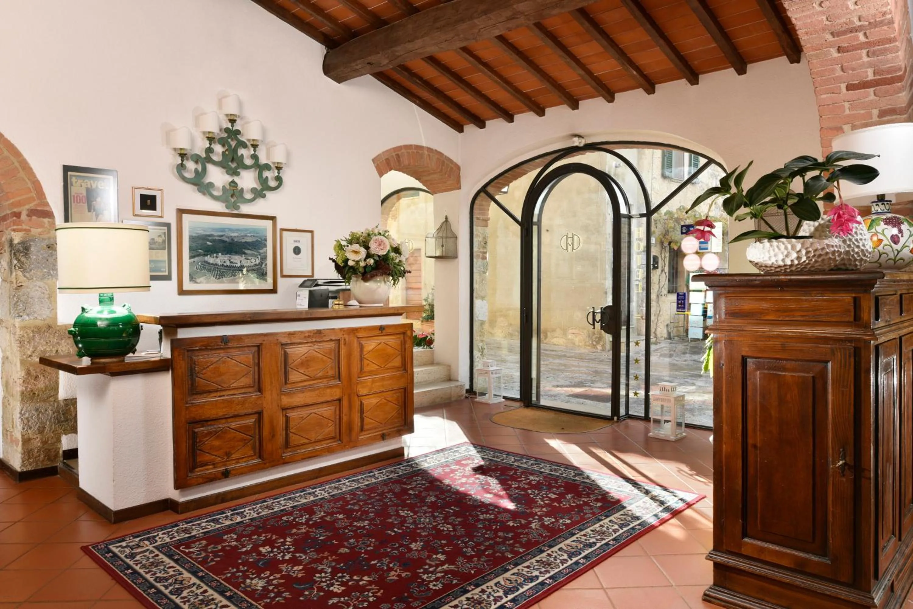 Lobby or reception in Hotel Monteriggioni