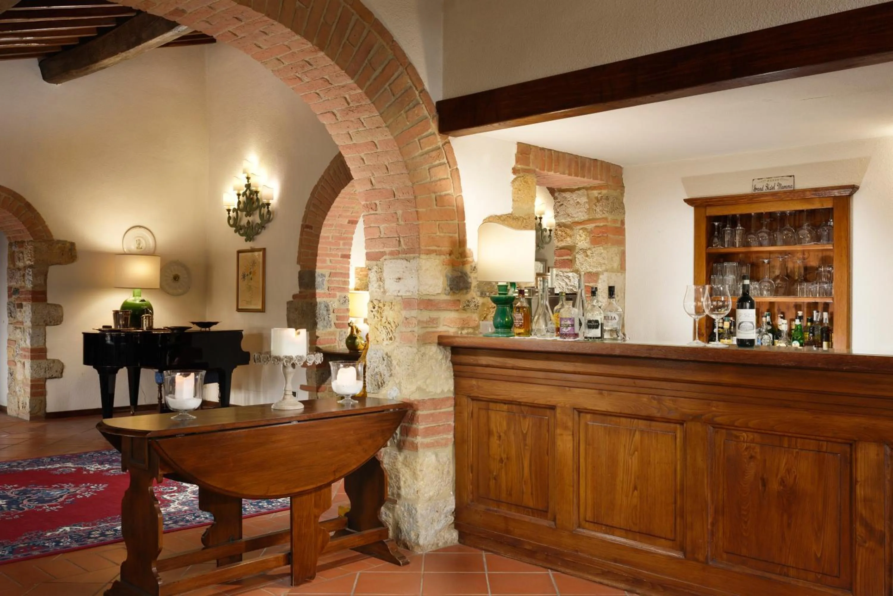 Lounge or bar in Hotel Monteriggioni