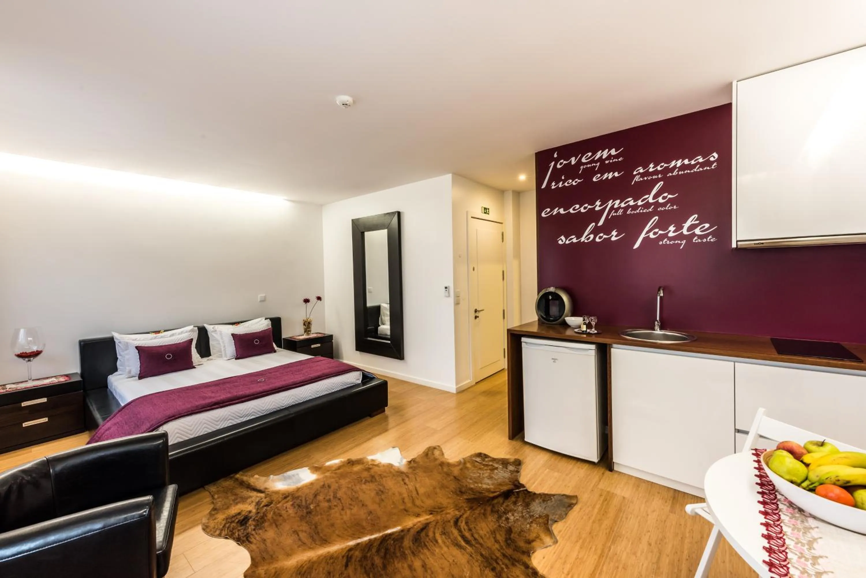 Bedroom, Bed in Lounge Inn Guest House