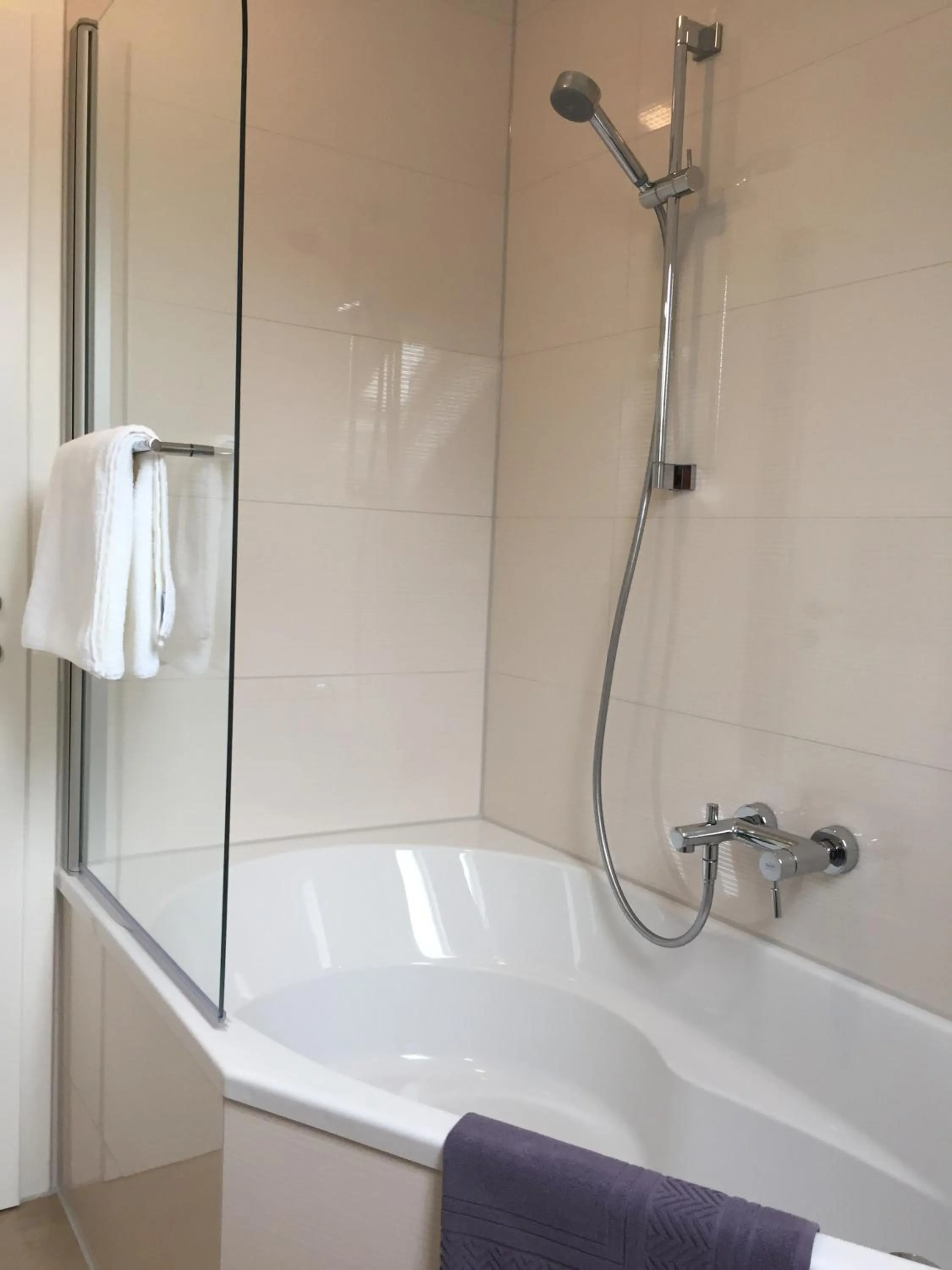 Shower in Ferienwohnung Kreuder