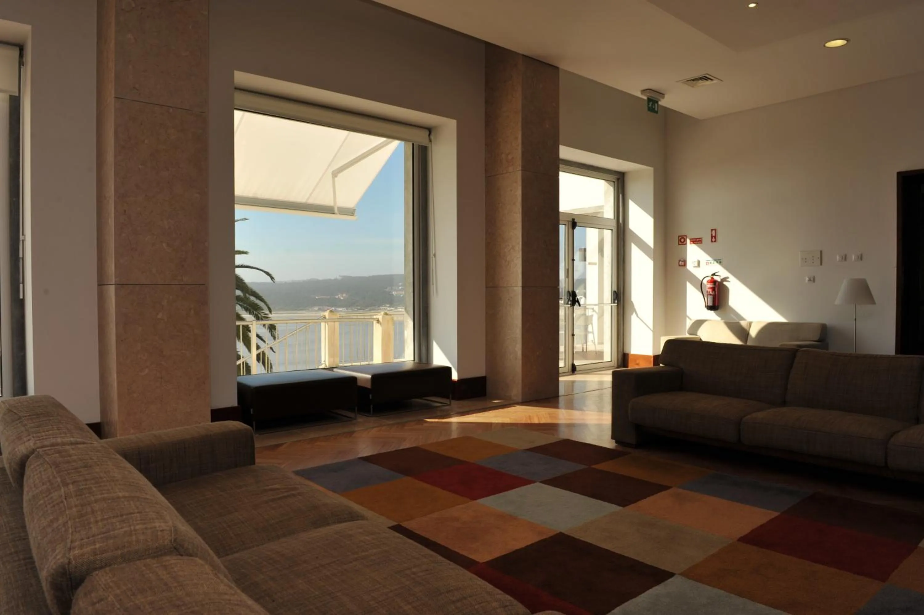 Lounge or bar in INATEL Foz Do Arelho