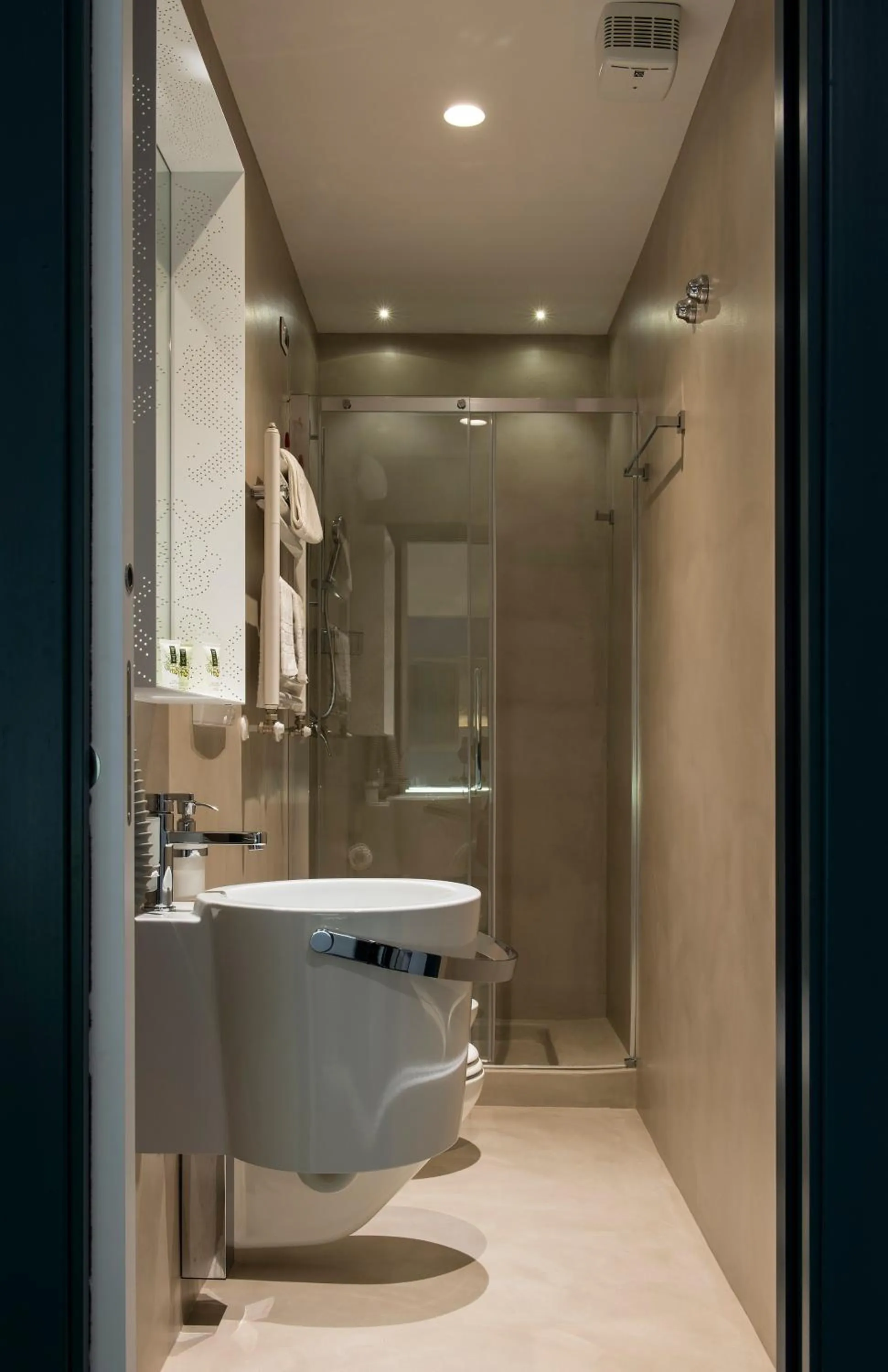 Bathroom in Ariae Dépendance - Alihotels