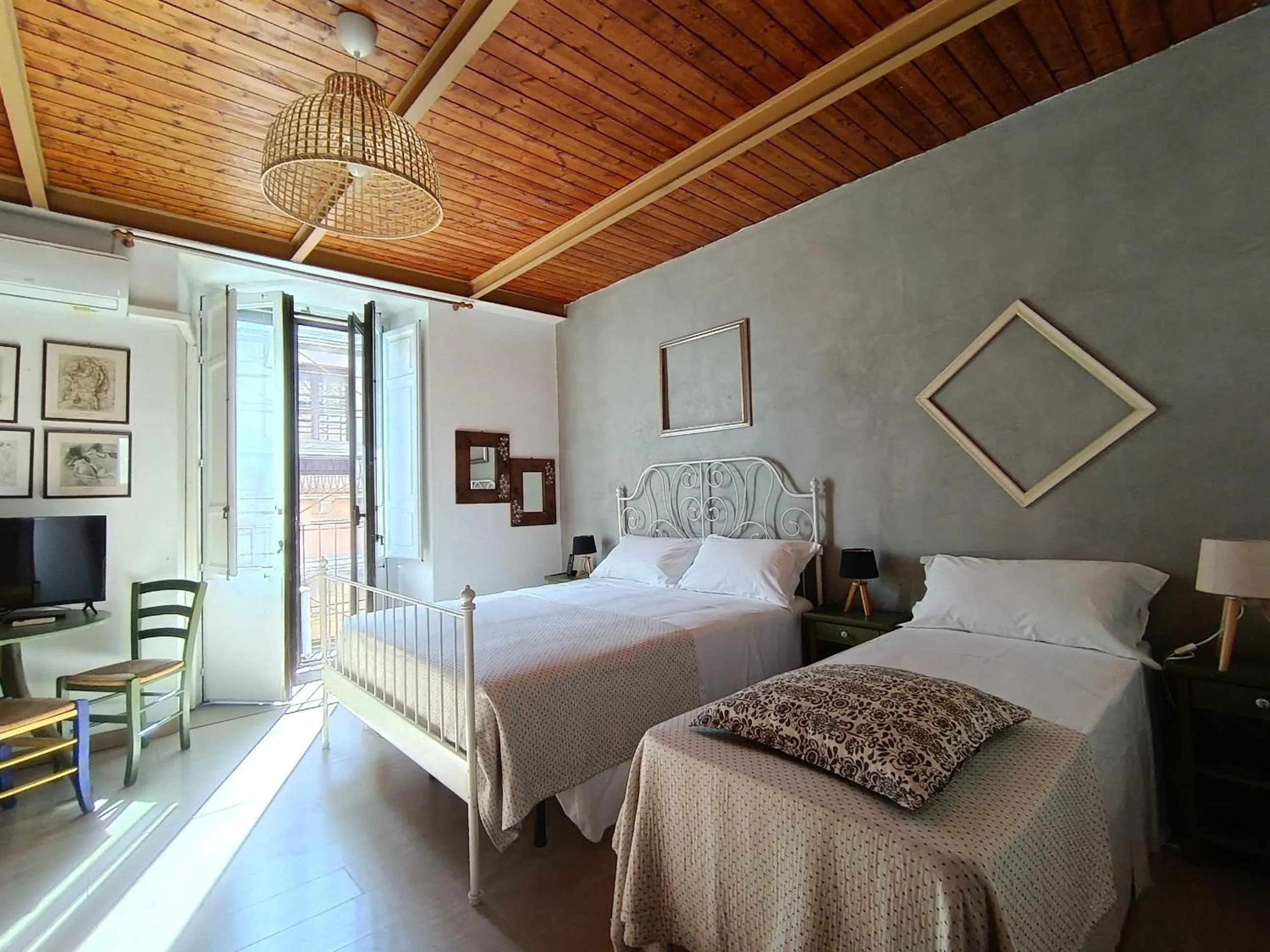 Bedroom, Bed in I Vespri