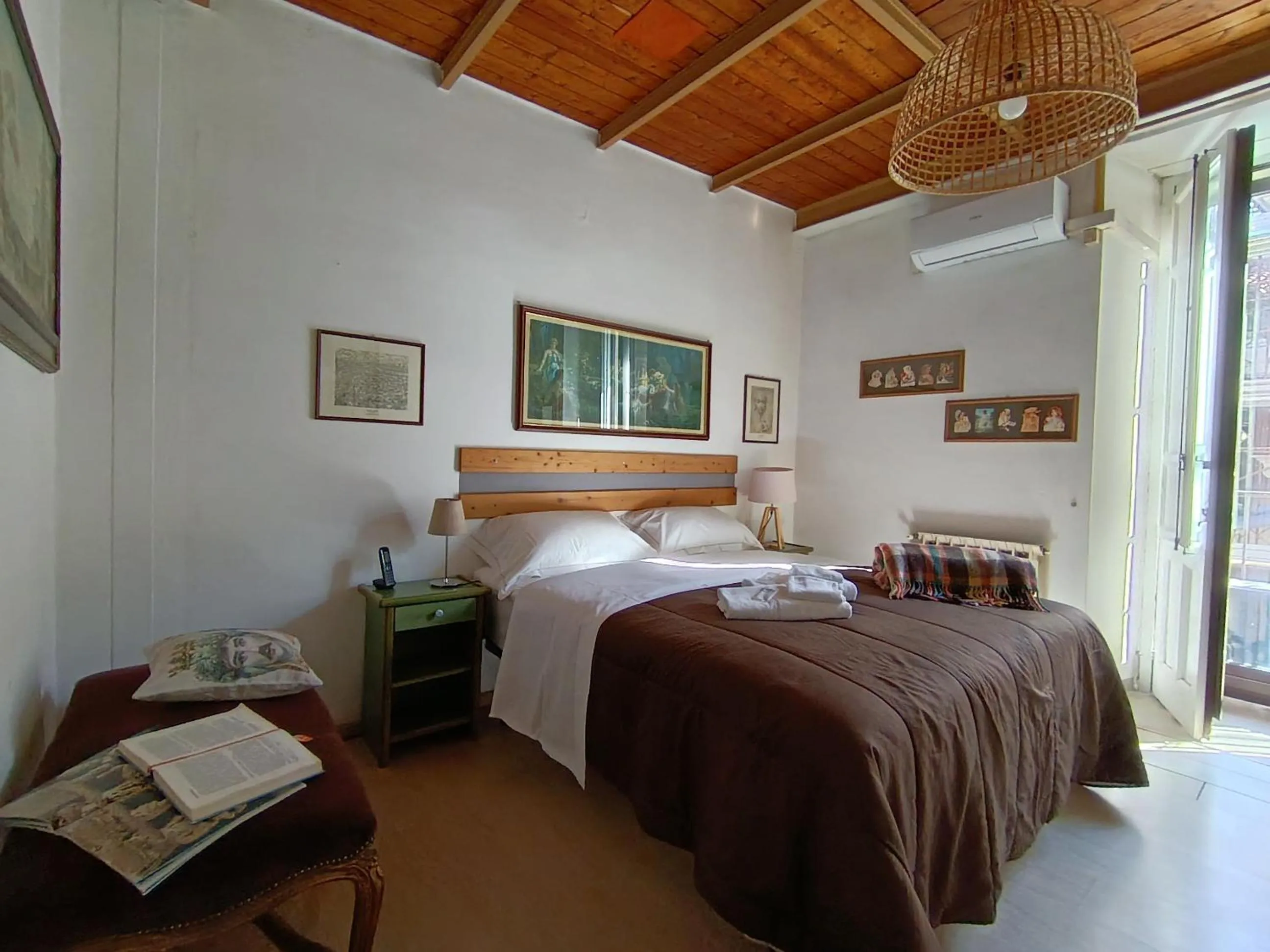 Bedroom, Bed in I Vespri