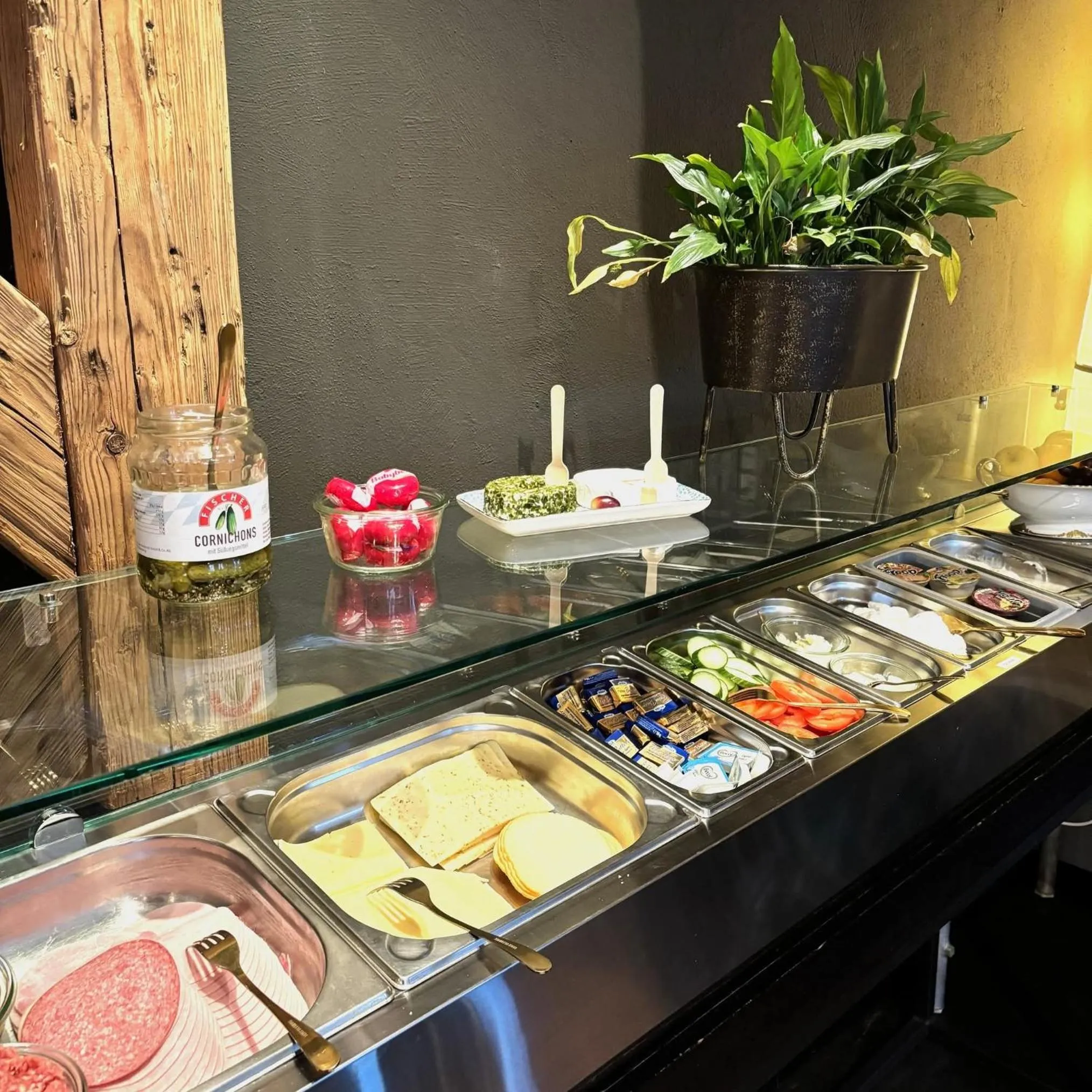 Restaurant/places to eat in Krögers Hotel