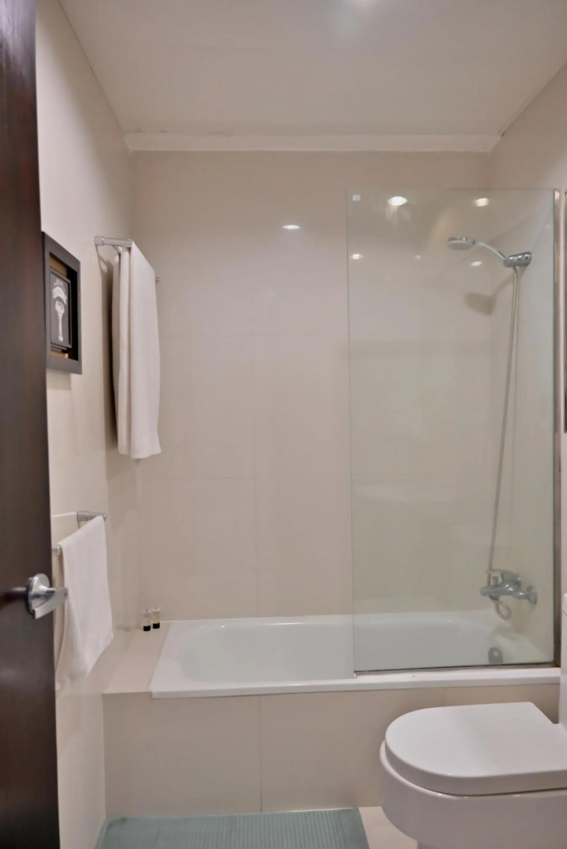 Bathroom in Lincoln Suite