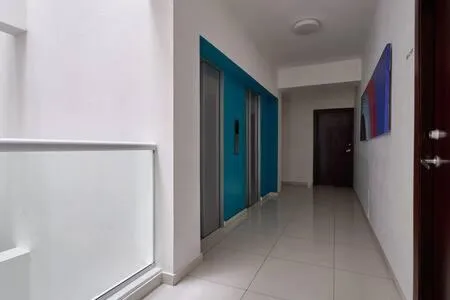 elevator in Lincoln Suite