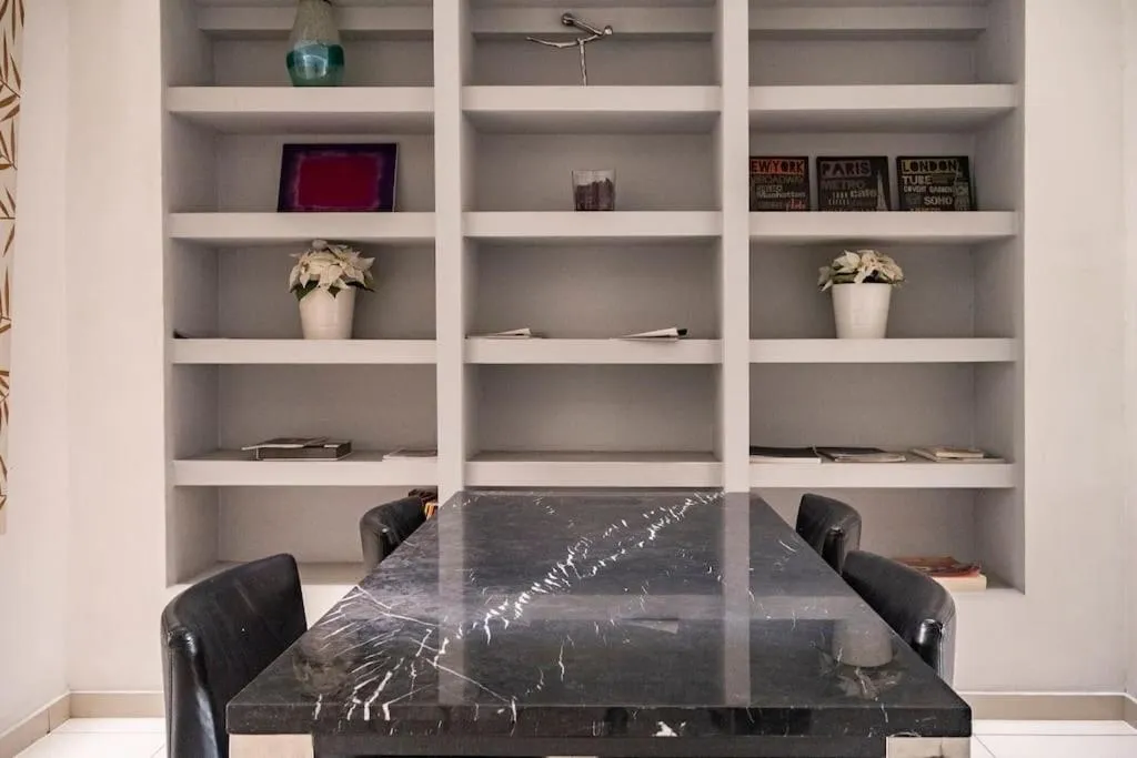 Decorative detail in Lincoln Suite