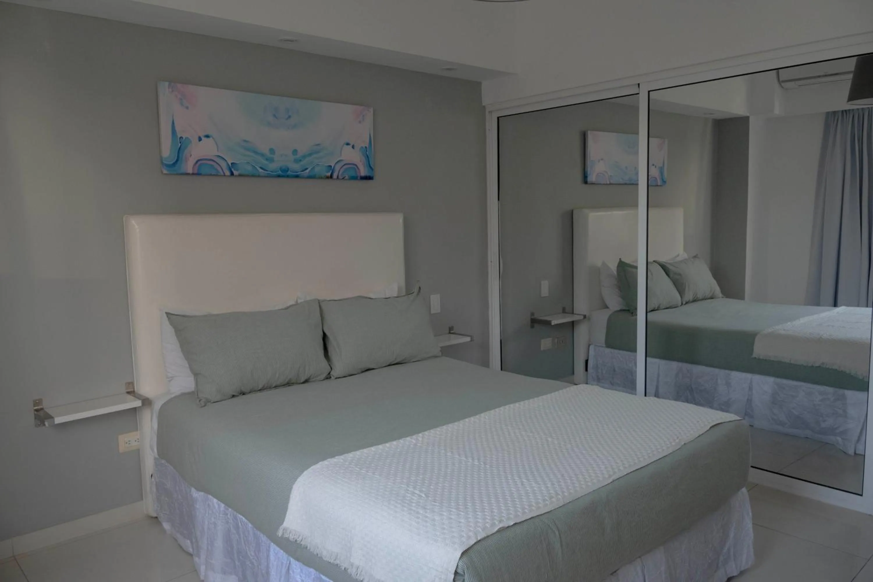 Bed in Lincoln Suite