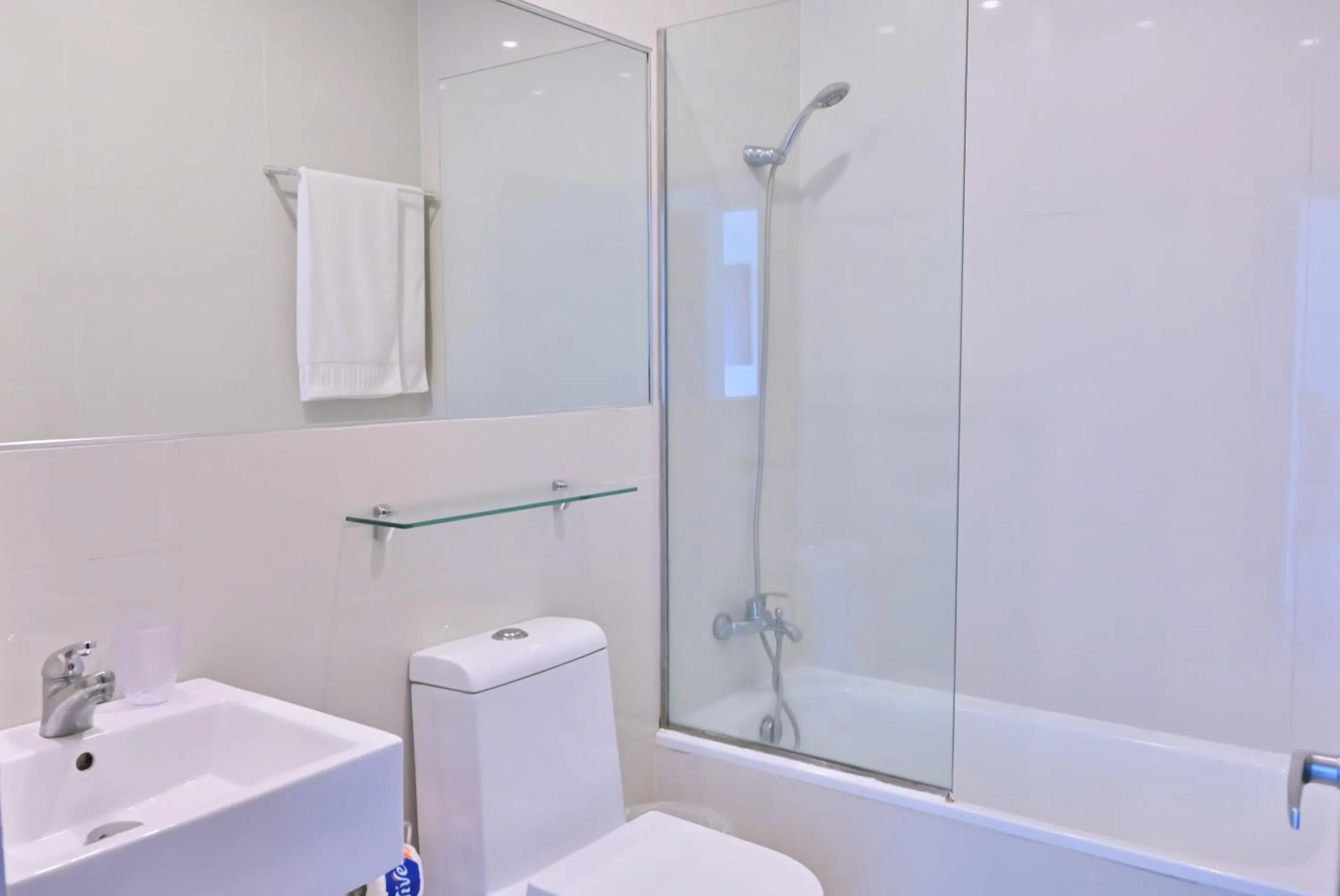 Bathroom in Lincoln Suite