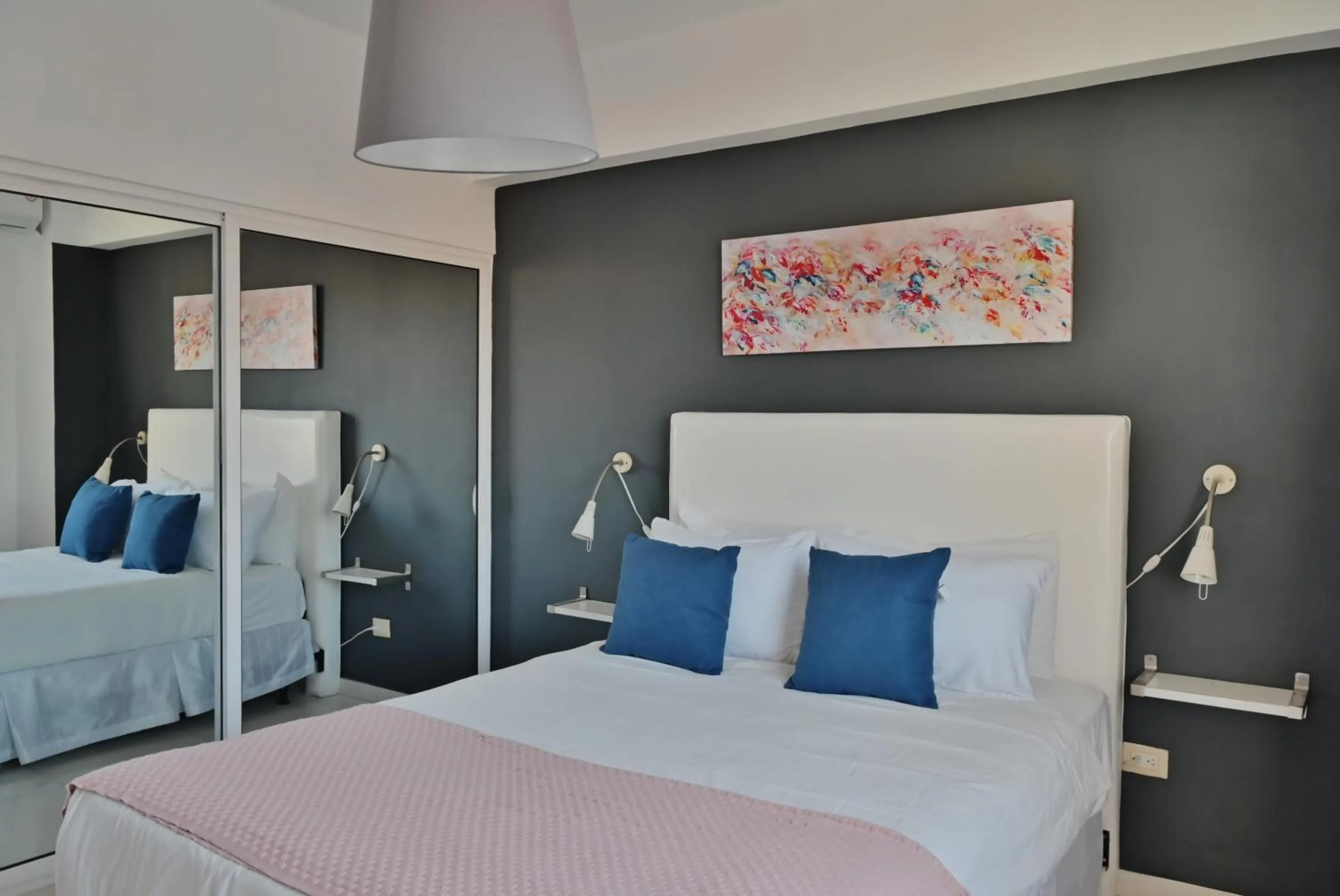 Bed in Lincoln Suite