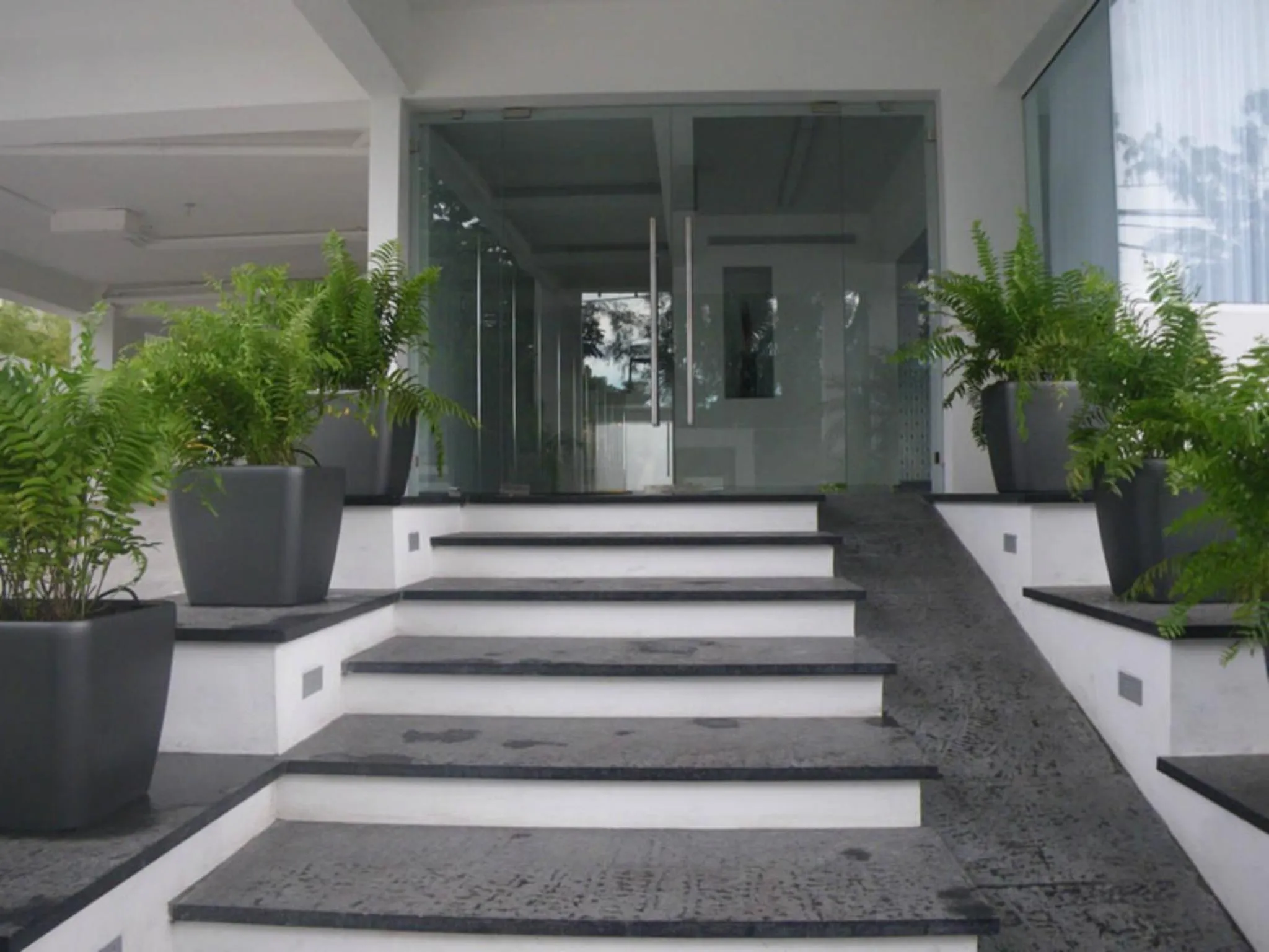 Facade/entrance in Lincoln Suite