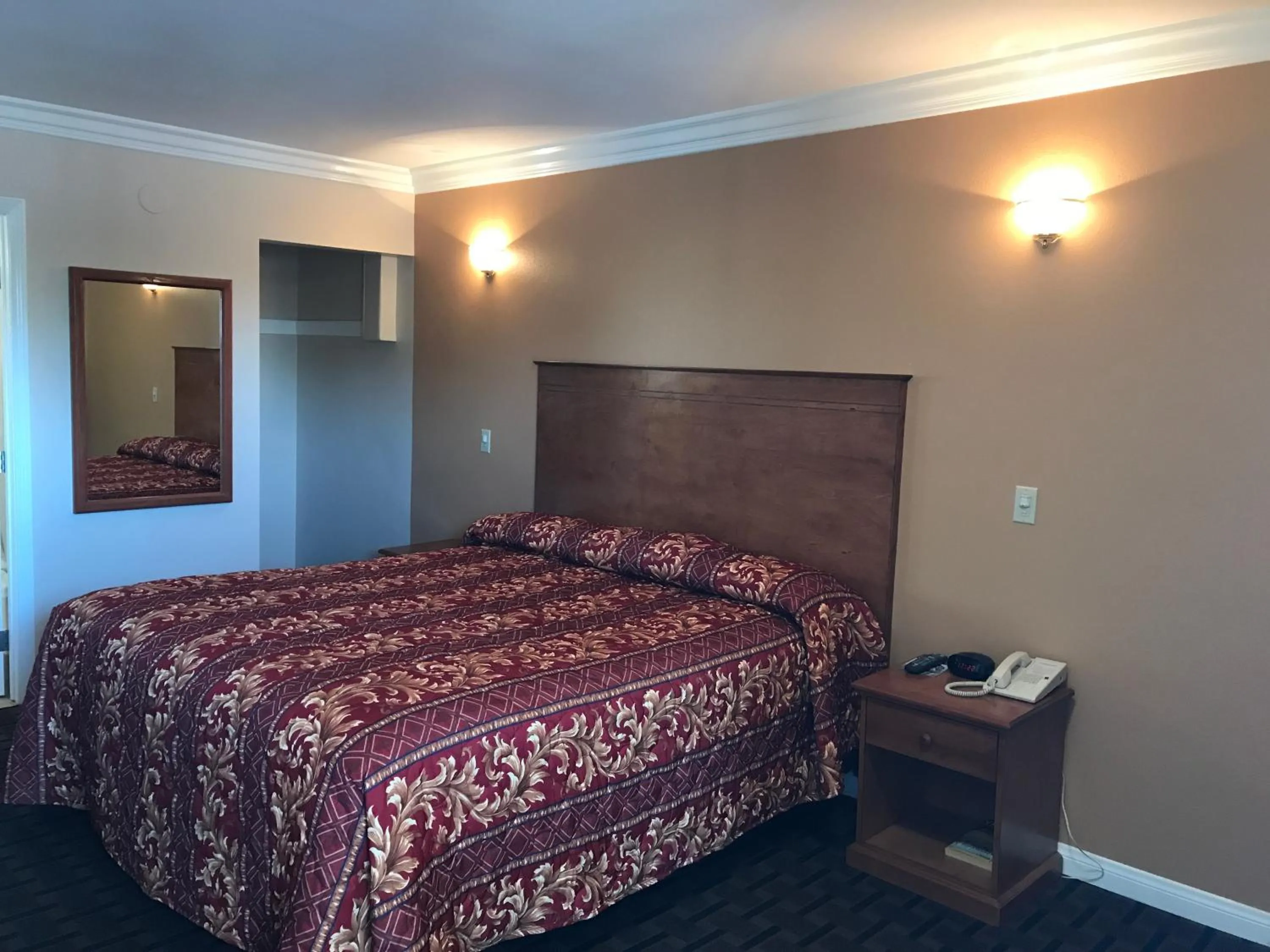 Bed in Fullerton Lodge