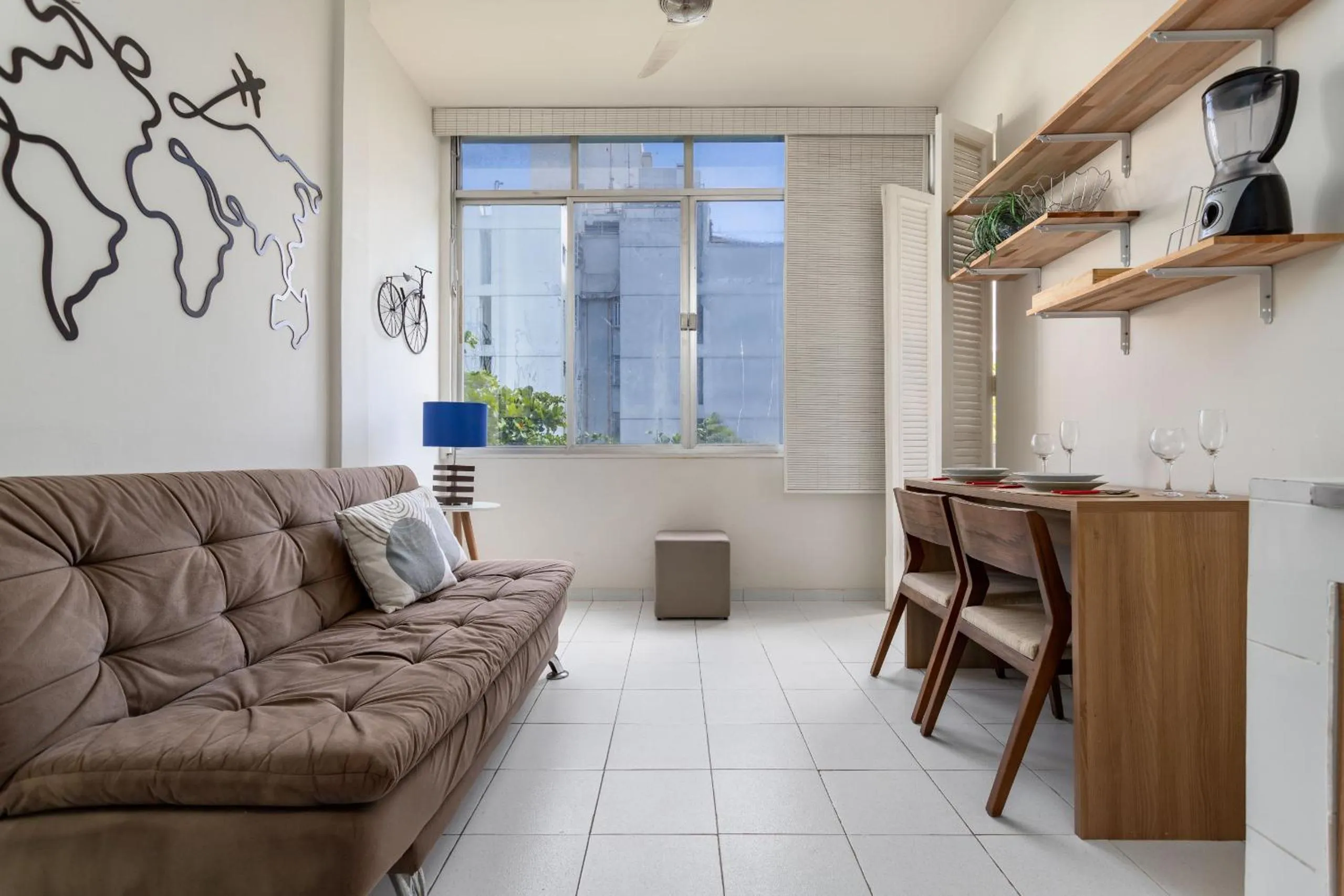 Communal lounge/ TV room in Conforto em Ipanema - 2 quadras da praia - VP604 Z1