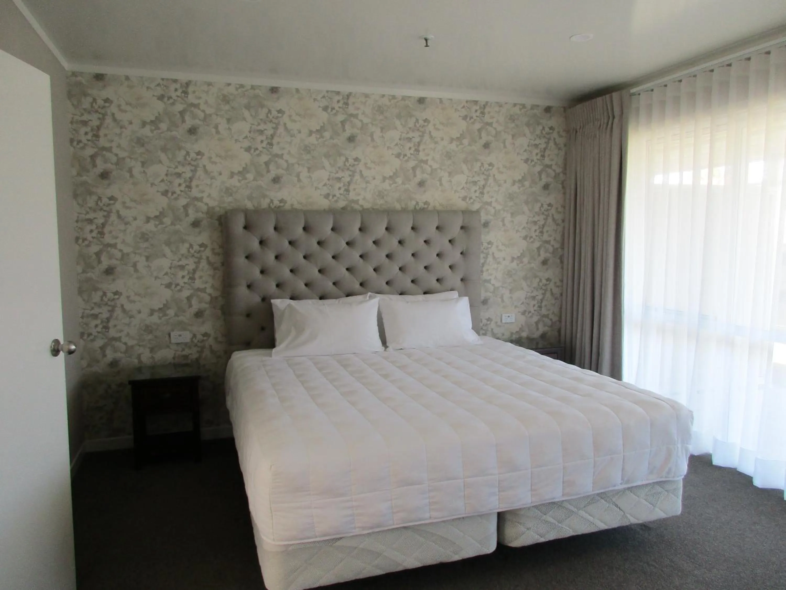 Self-Contained Motel Unit - 2 in Valmai House Cambridge